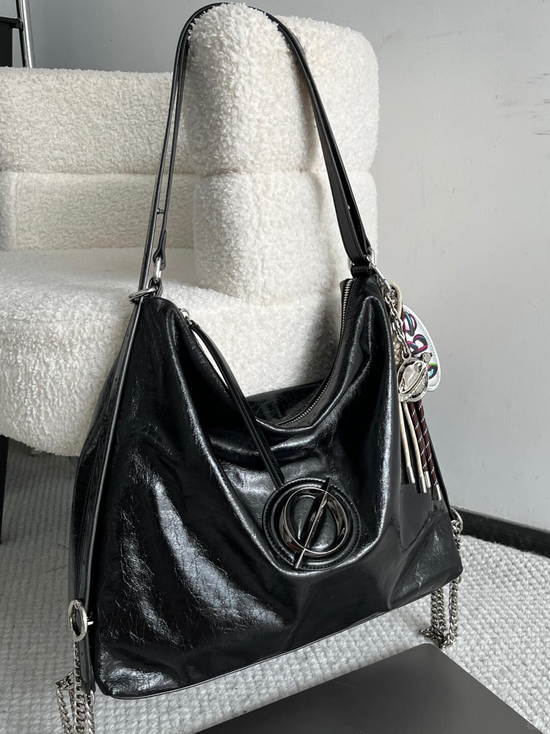 Null Set | Voyager Bag – Abstract Geometry Shoulder Bag in Glossy Black