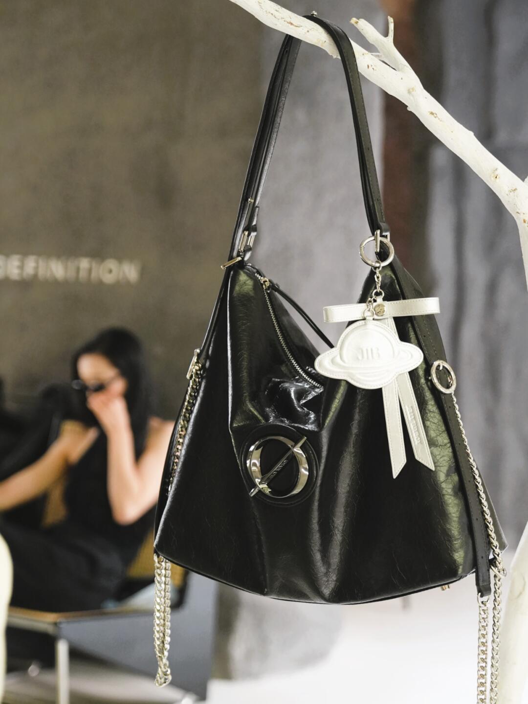 Null Set | Voyager Bag – Abstract Geometry Shoulder Bag in Glossy Black