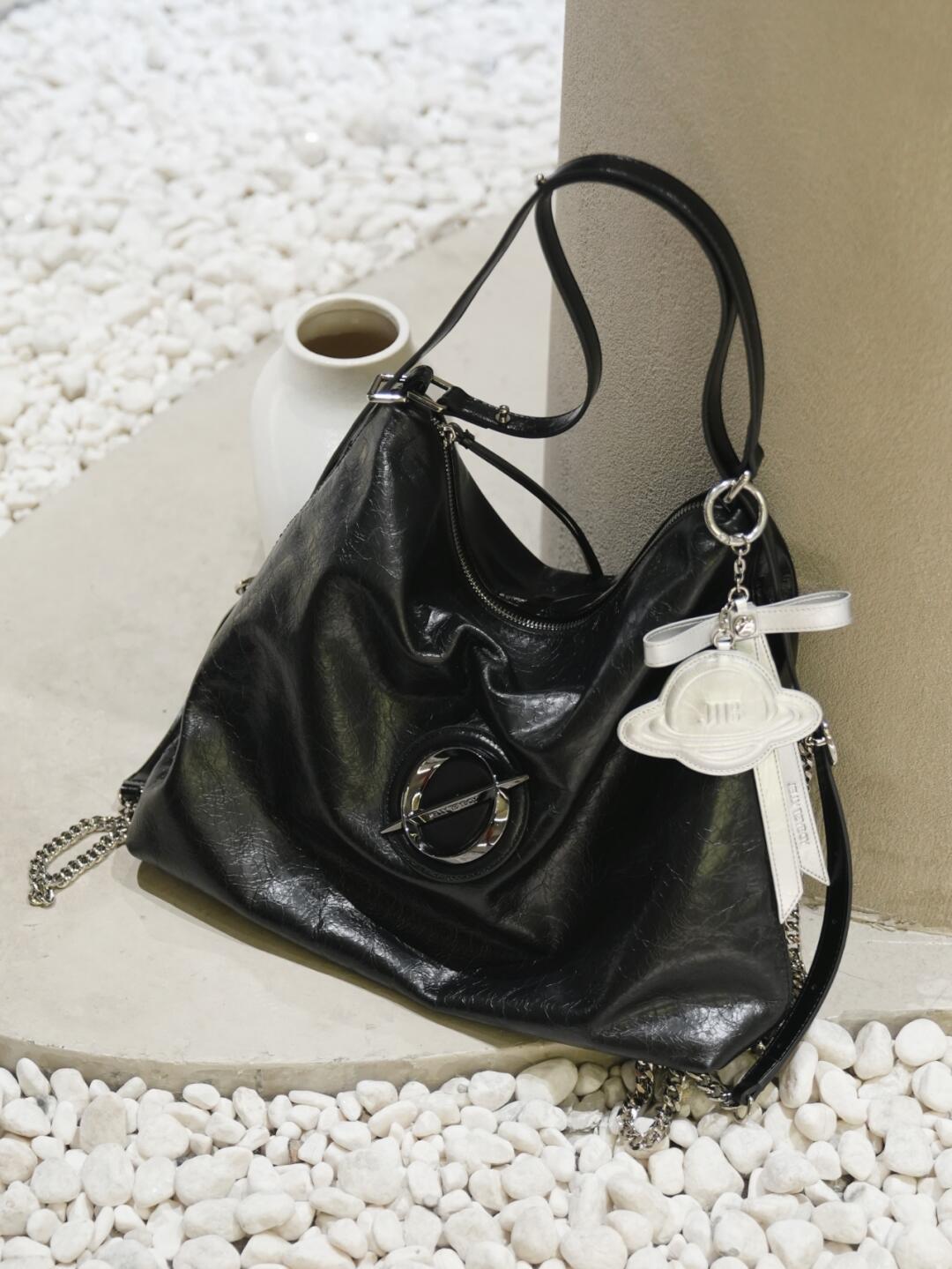 Null Set | Voyager Bag – Abstract Geometry Shoulder Bag in Glossy Black