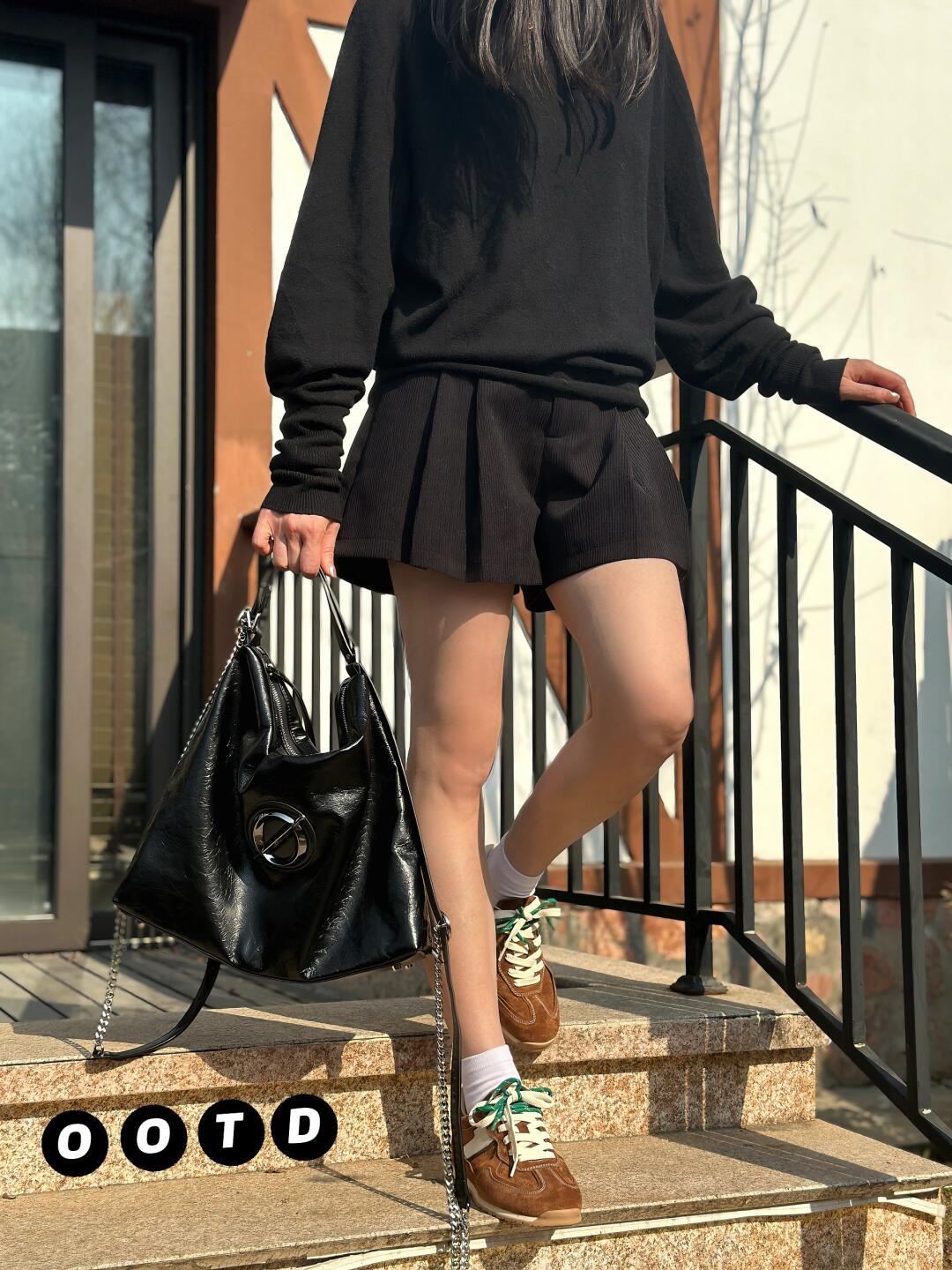 Null Set | Voyager Bag – Abstract Geometry Shoulder Bag in Glossy Black