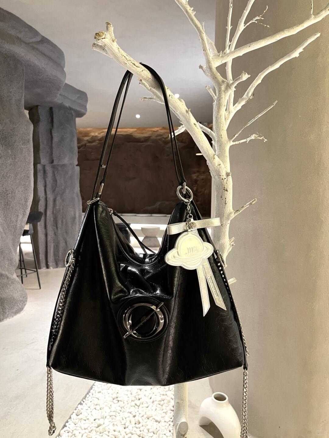 Null Set | Voyager Bag – Abstract Geometry Shoulder Bag in Glossy Black