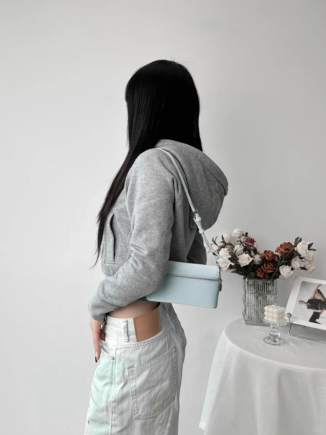 【2WAY仕様】大容量×両面配色のトライアングルバッグ｜ミニポーチ付き通勤・通学にも最適