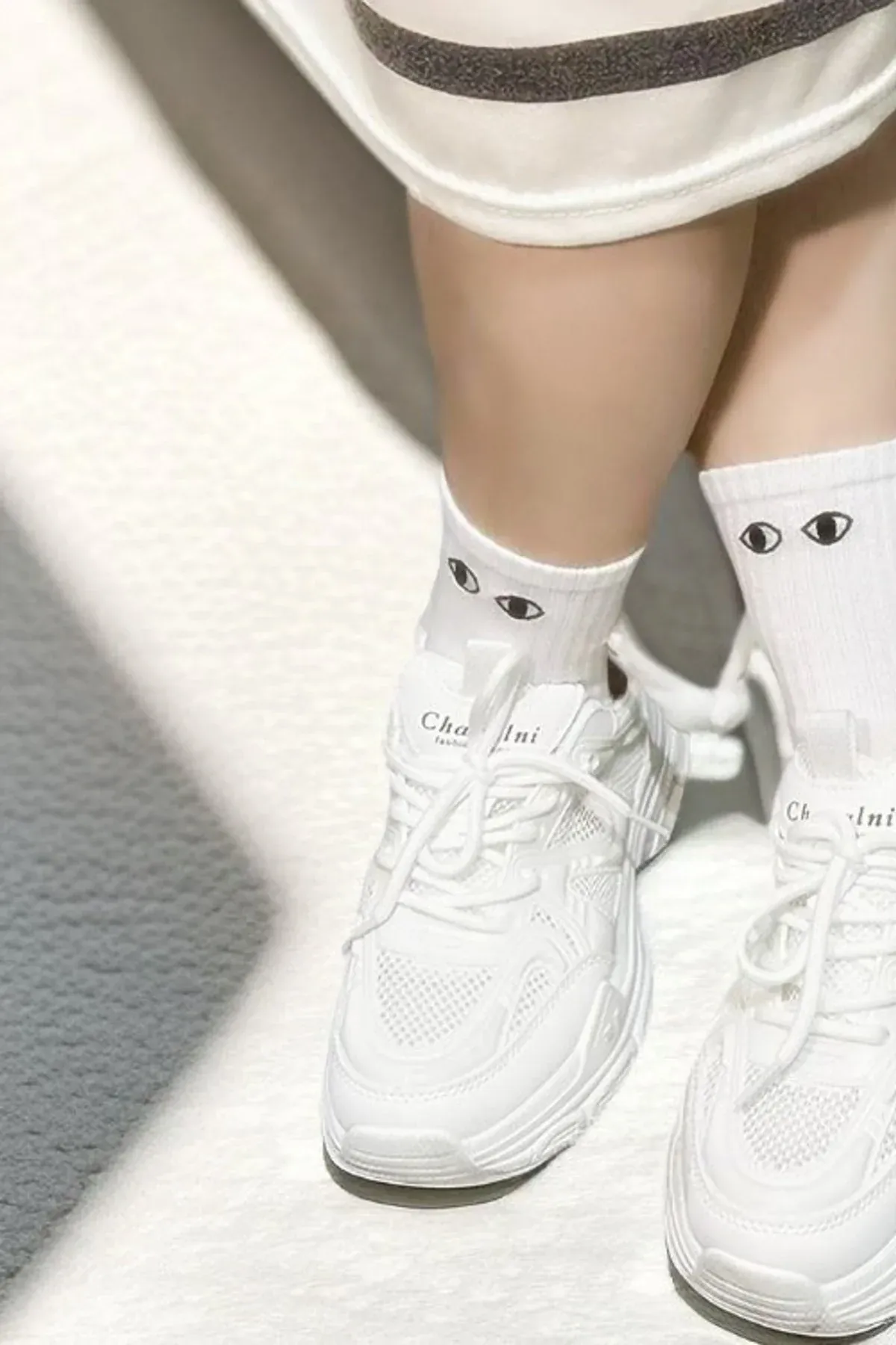 Cute Couple Holding Hands Magnetic Socks Matching Pair Gift Socks