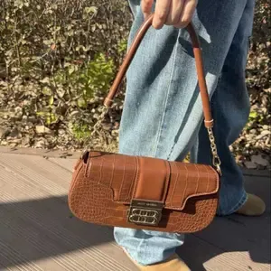 Jellytoyboy Women Casual Crossbody Purse, Sculptural Handle Premium Leather Handbag | JTB Shake Bag