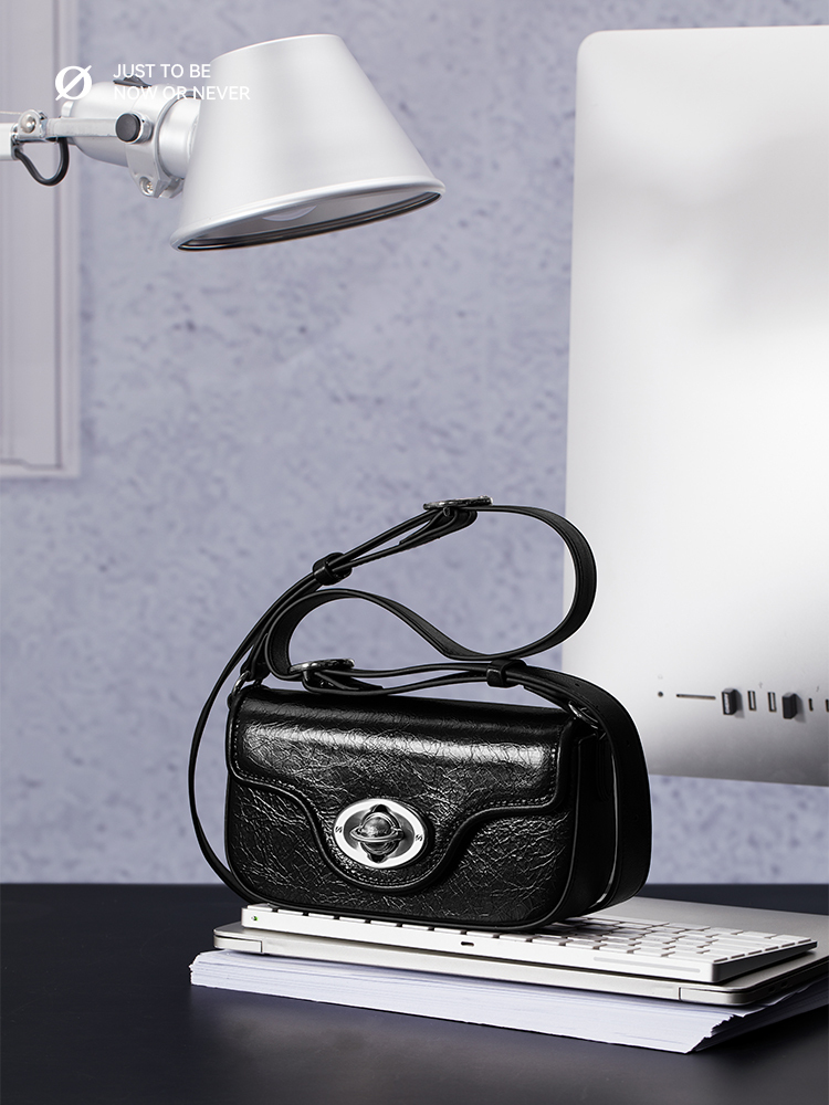 Unbound | Tofu Mini Satchel