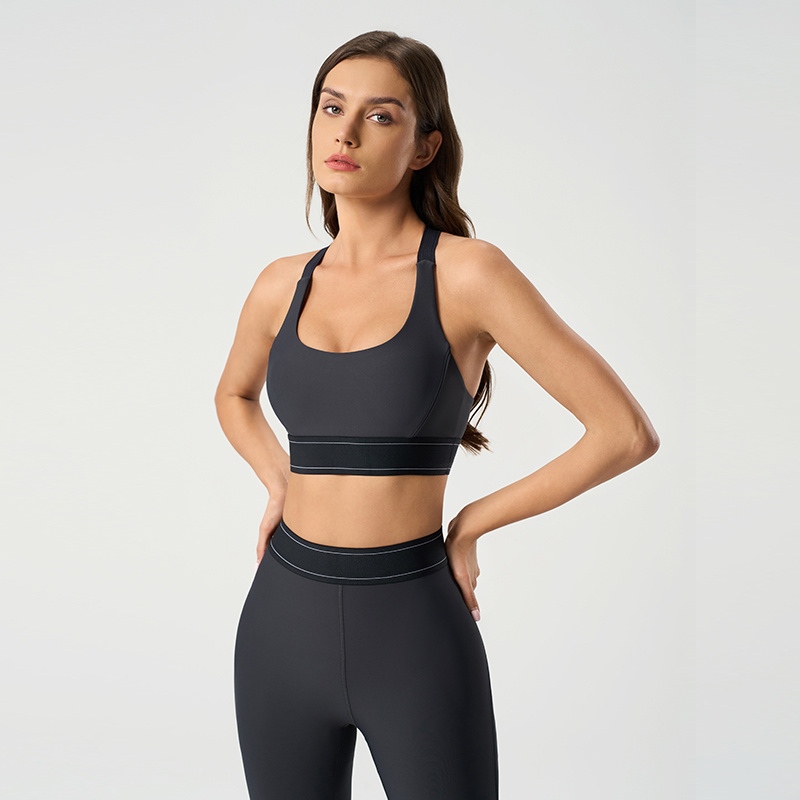 Women's Contrast - Trimmed Sports Bra and Leggings Set - White Activewear for Gym, Yoga