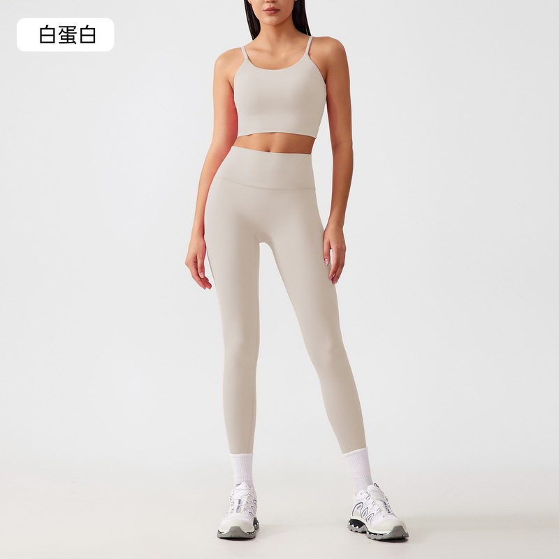 Women's Seamless Yoga Outfit Set - Spaghetti Strap Crop Top & High - W