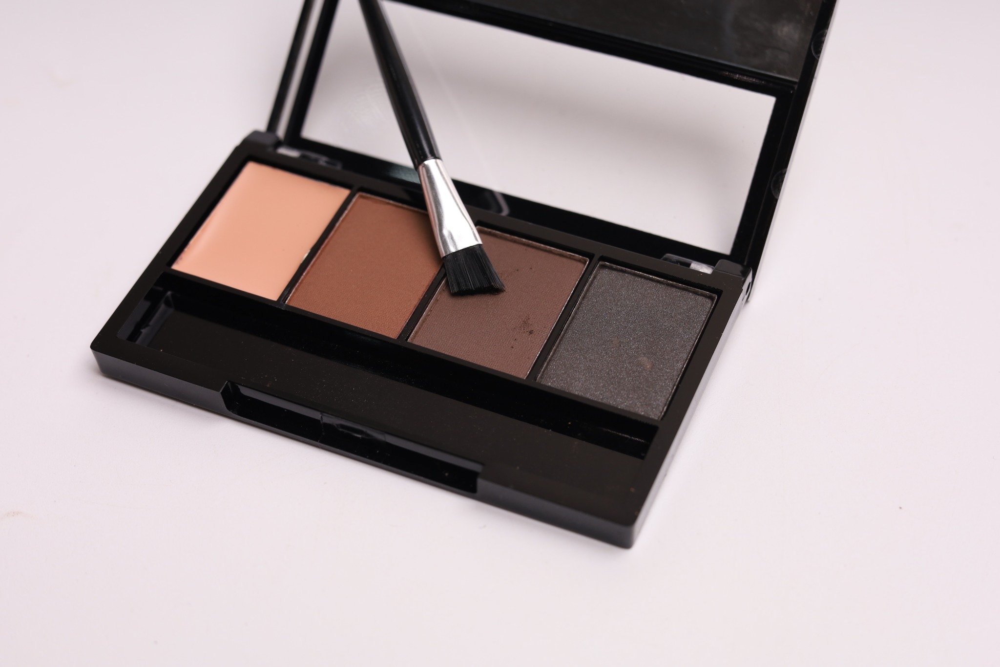 Paleta de Sombra para Sobrancelha Lua&Neve com 4 Cores｜Modelagem Natural, Cor Duradoura, Um Paleta para Sobrancelhas e Olhos