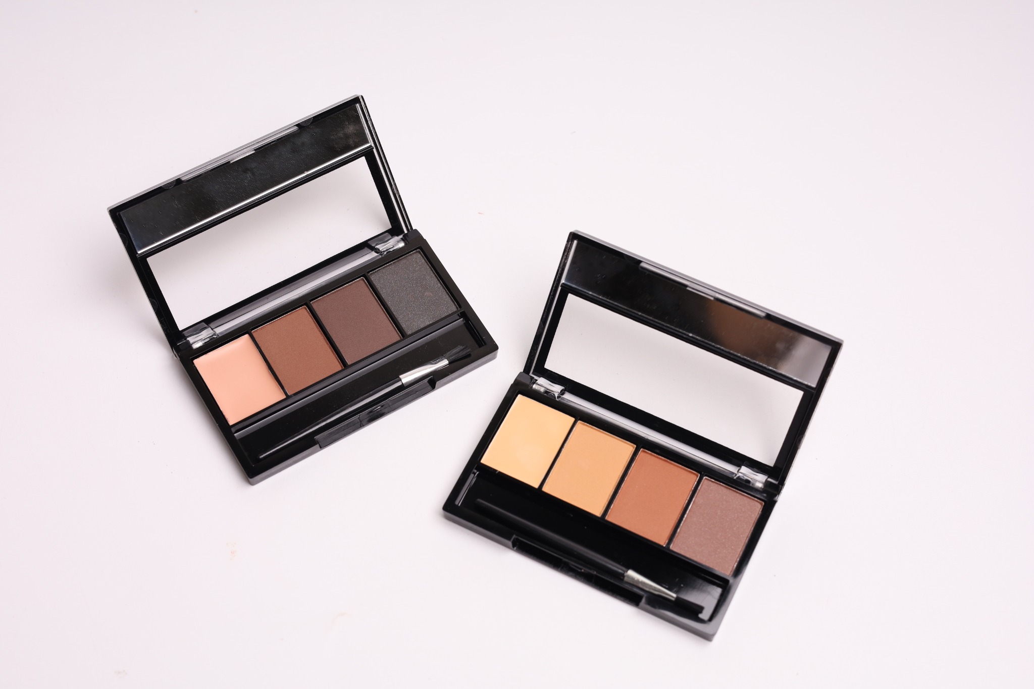 Paleta de Sombra para Sobrancelha Lua&Neve com 4 Cores｜Modelagem Natural, Cor Duradoura, Um Paleta para Sobrancelhas e Olhos