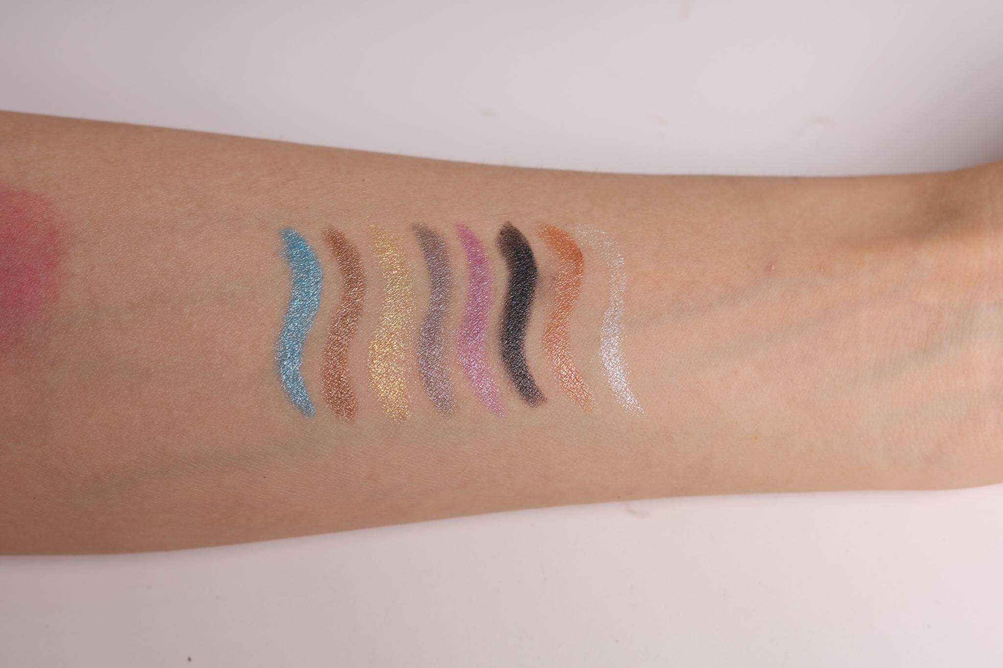 Caneta de Sombra de Olhos Líquida da Série Doces Lua&Neve｜Brilho Intenso e Fino, Toque para Olhos Expressivos, Cria Look de Olhos com Atmosfera