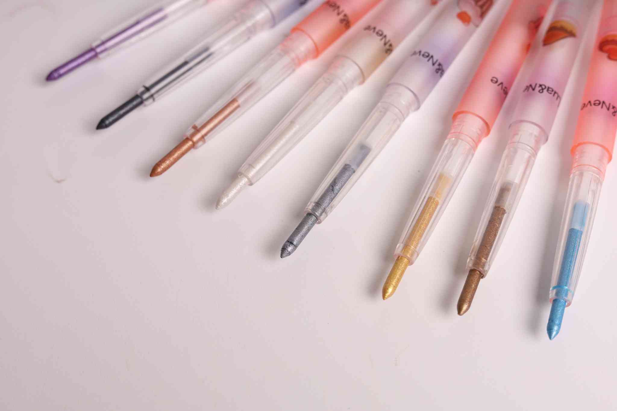 Caneta de Sombra de Olhos Líquida da Série Doces Lua&Neve｜Brilho Intenso e Fino, Toque para Olhos Expressivos, Cria Look de Olhos com Atmosfera