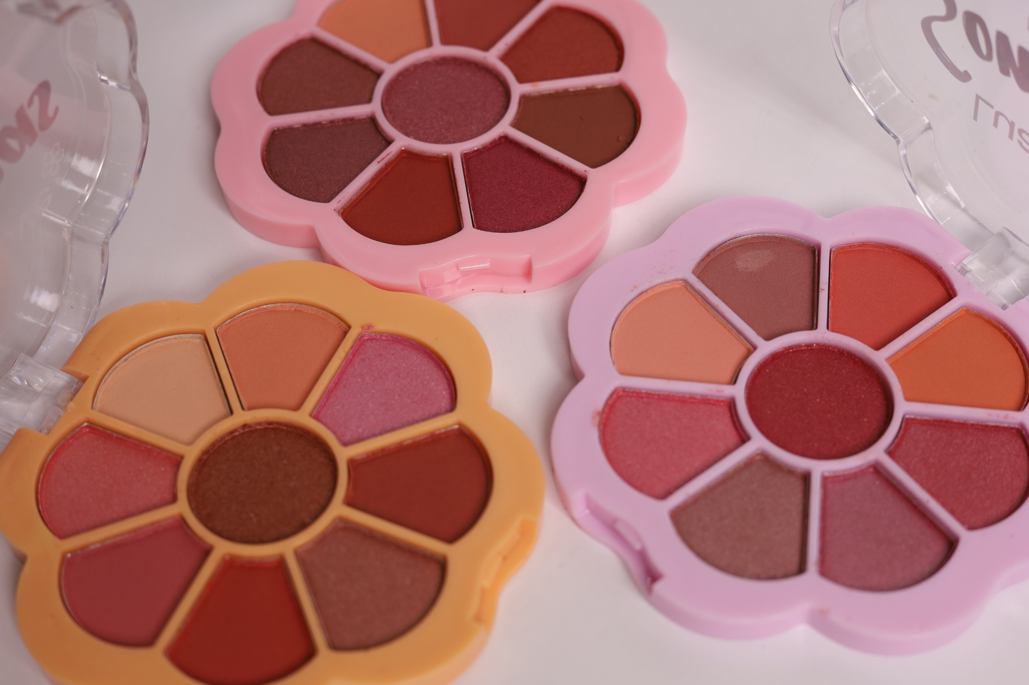 Paleta de Sombras Lua&Neve em Forma de Flor | Design Adorável de Pétalas, Cores Versáteis, Cria Maquiagem de Olhos com Atmosfera