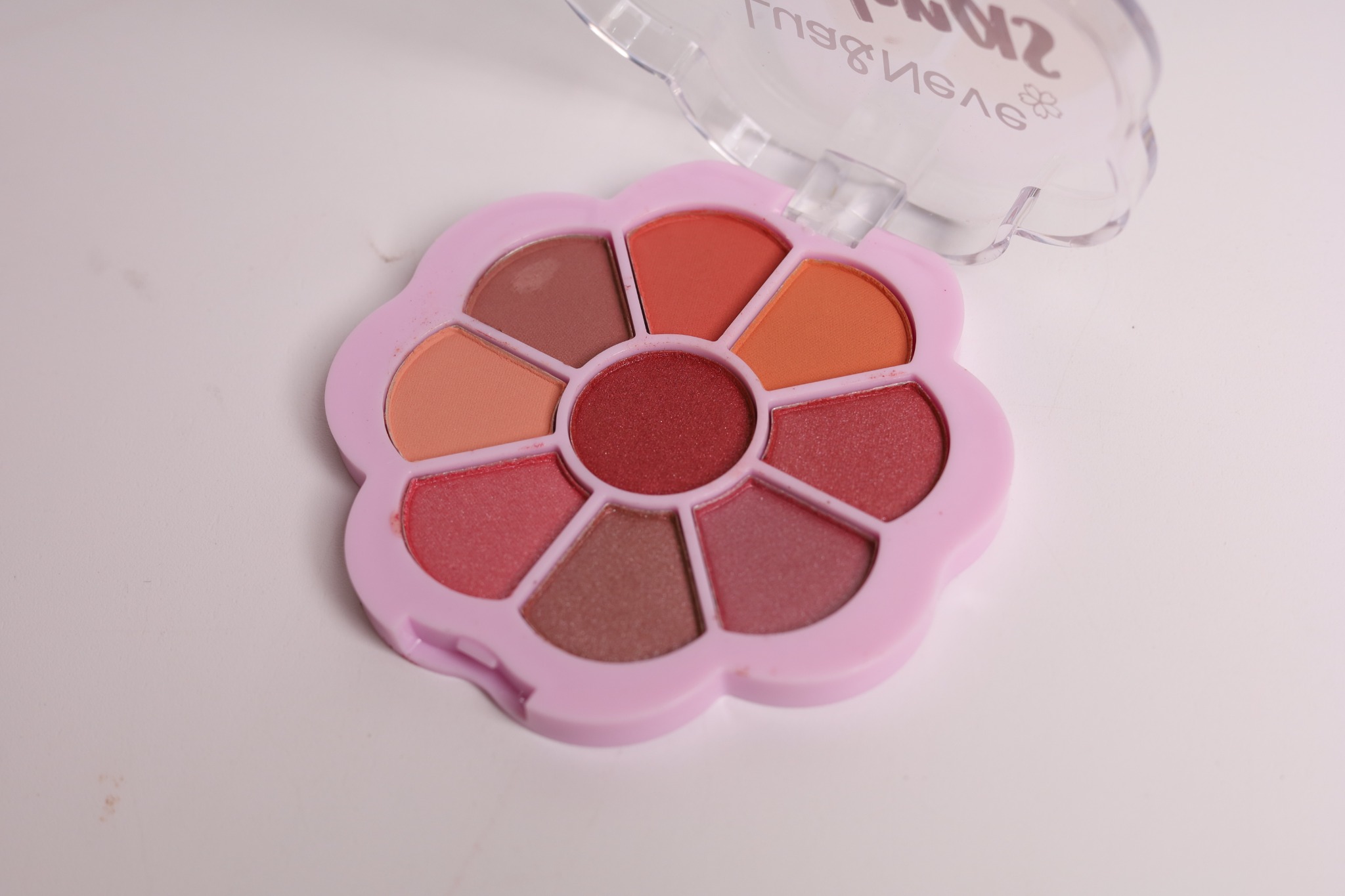 Paleta de Sombras Lua&Neve em Forma de Flor | Design Adorável de Pétalas, Cores Versáteis, Cria Maquiagem de Olhos com Atmosfera