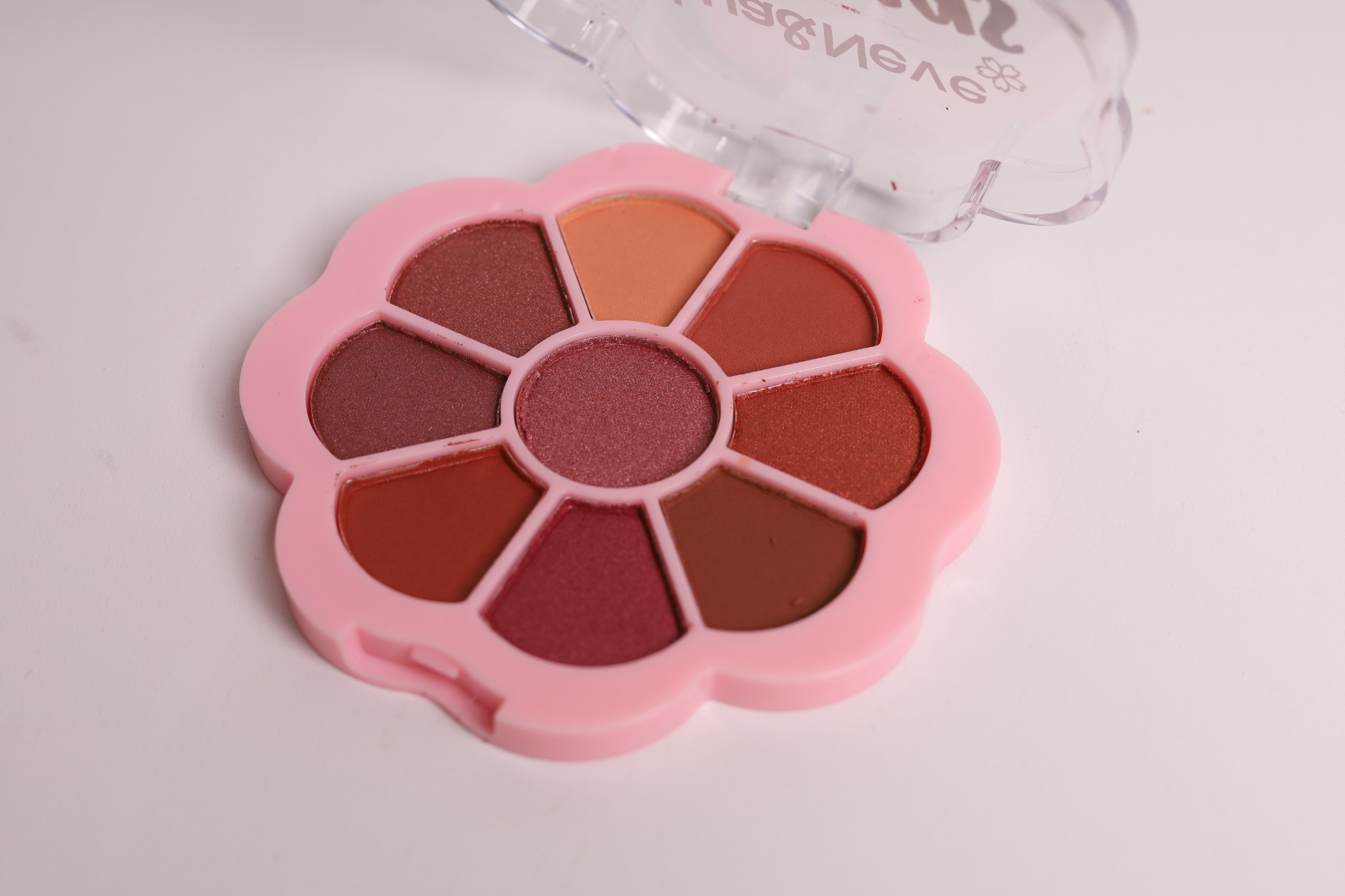 Paleta de Sombras Lua&Neve em Forma de Flor | Design Adorável de Pétalas, Cores Versáteis, Cria Maquiagem de Olhos com Atmosfera