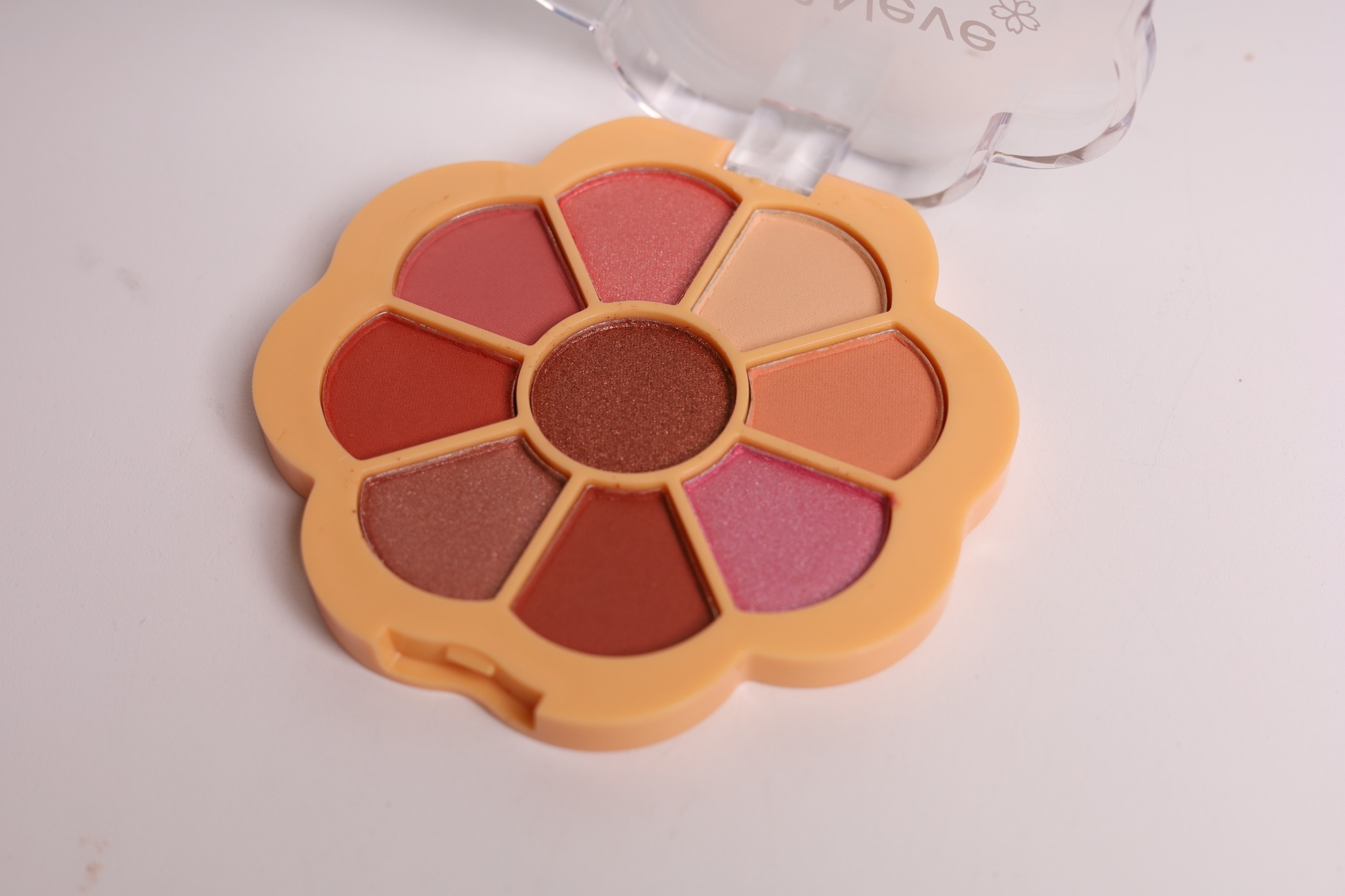Paleta de Sombras Lua&Neve em Forma de Flor | Design Adorável de Pétalas, Cores Versáteis, Cria Maquiagem de Olhos com Atmosfera