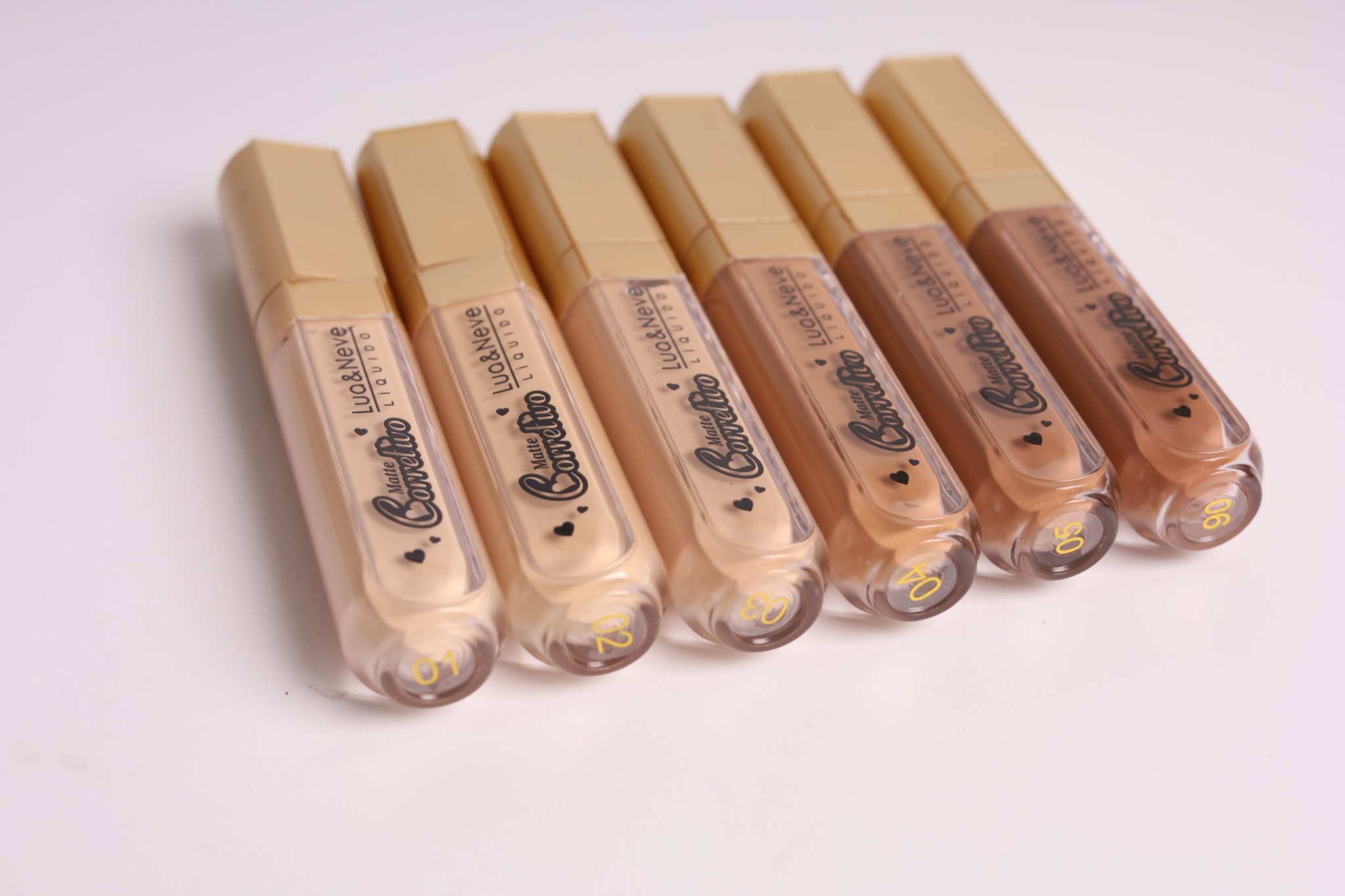 Corretivo Líquido Lua&Neve Tubo Dourado | 6 Cores para Todos os Tipos de Pele, Corretivo Mate, Cubre Cicatrizes e Circulos Oculares com Um Toque