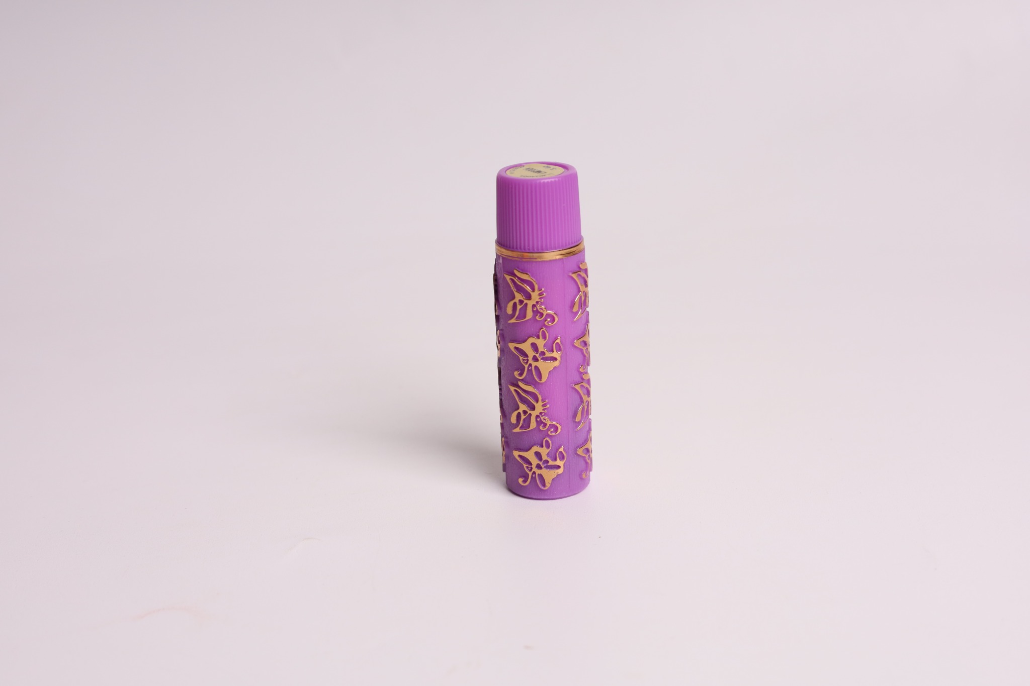 Batom Lua&Neve com Gravura | Cores Vibrantes, Design em Rilhete de Borboletas, Cor Intensa e Duradoura, Colisão entre Retrô e Moda