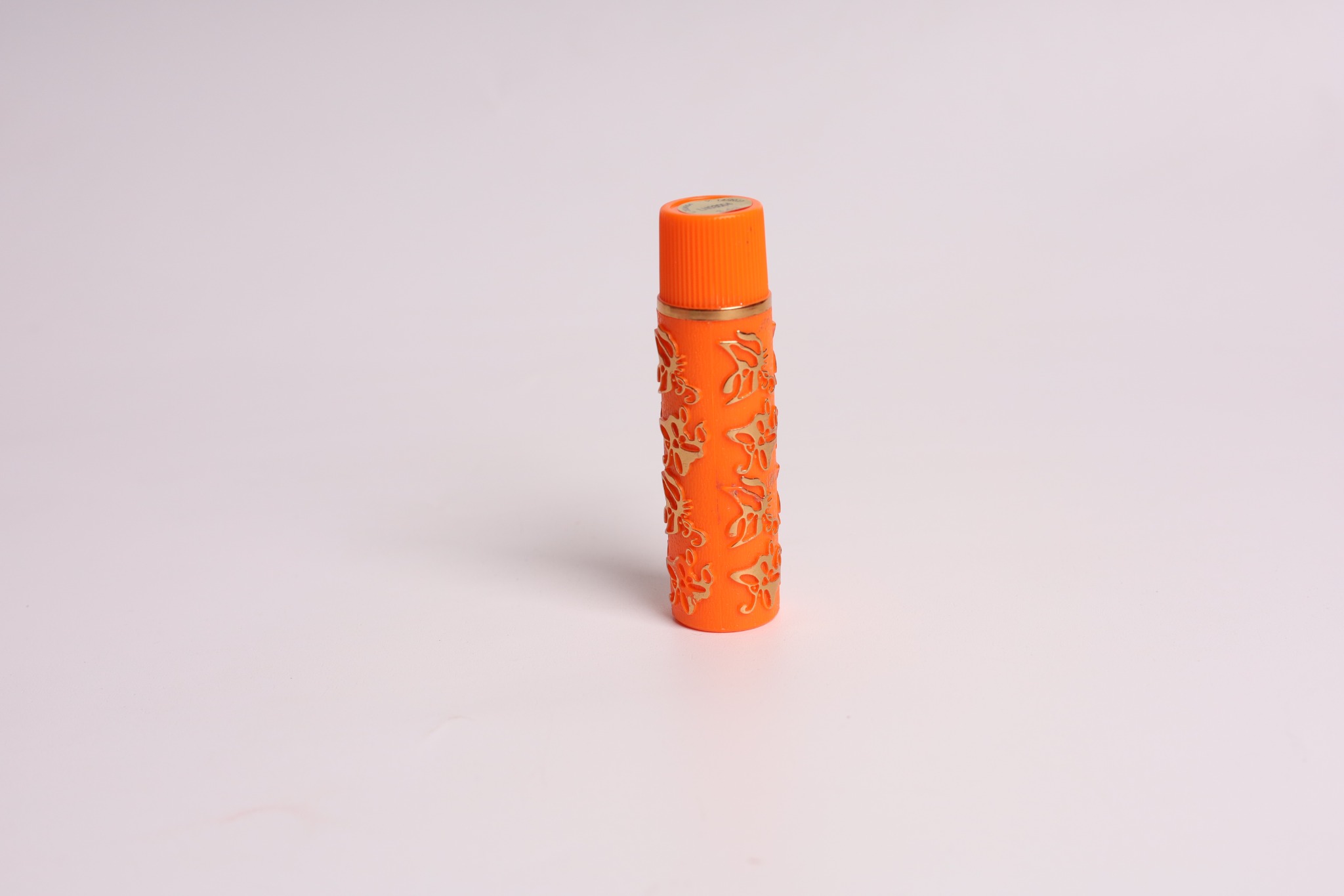 Batom Lua&Neve com Gravura | Cores Vibrantes, Design em Rilhete de Borboletas, Cor Intensa e Duradoura, Colisão entre Retrô e Moda