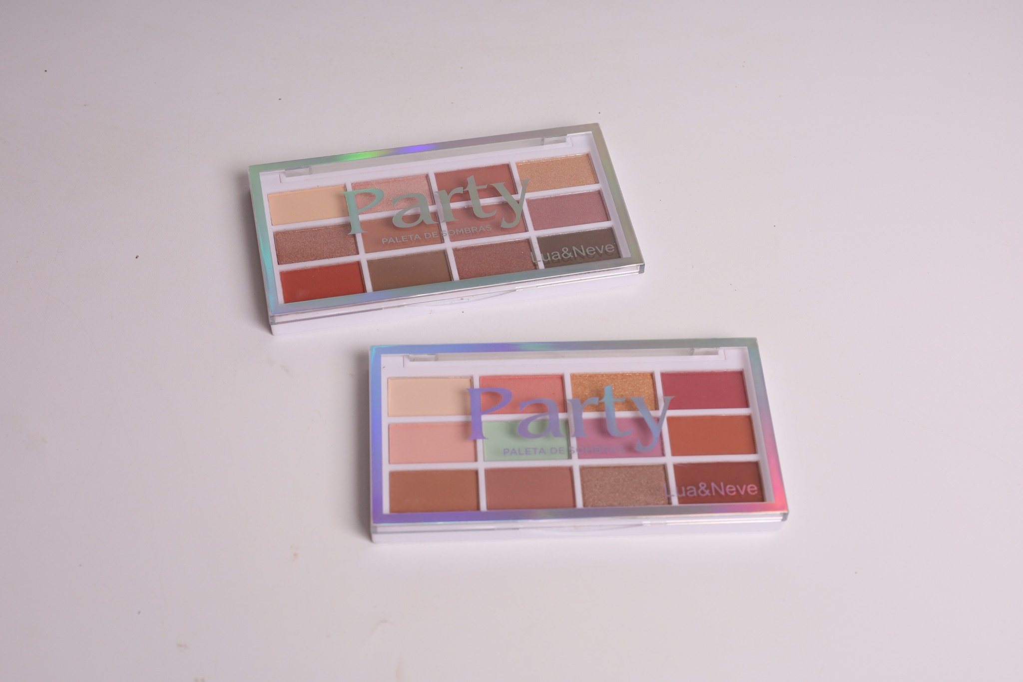 Lua&Neve Paleta de Sombras para Festa Dupla｜12 Cores×2, Tudo em Um para Dia e Festa, Mistura de Perolado e Mate, Troca de Estilo em Um Clique