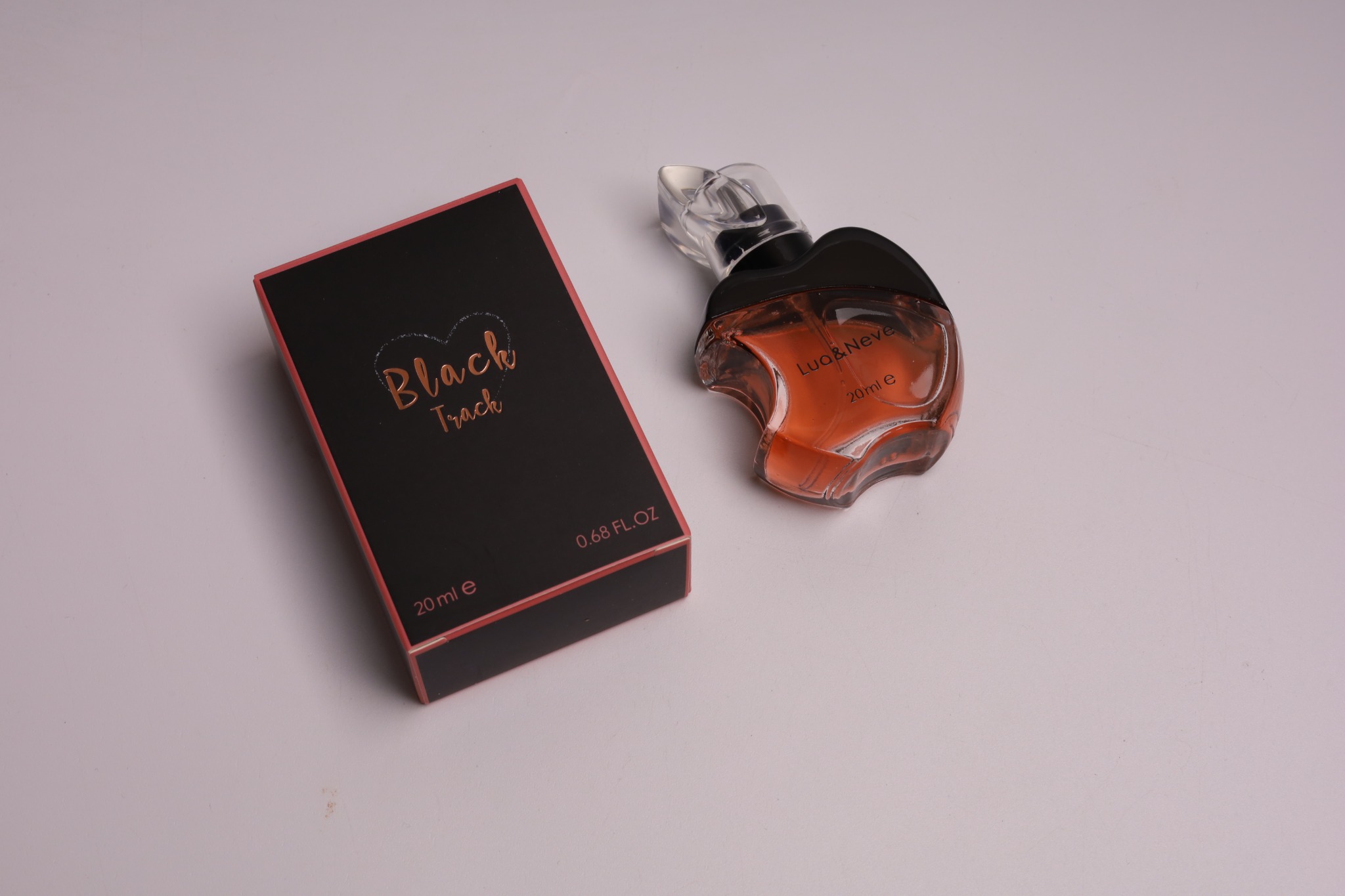 Perfume Lua&Neve Black Track 20ml, Aroma Oriental Misterioso, Frasco em Forma de Maçã
