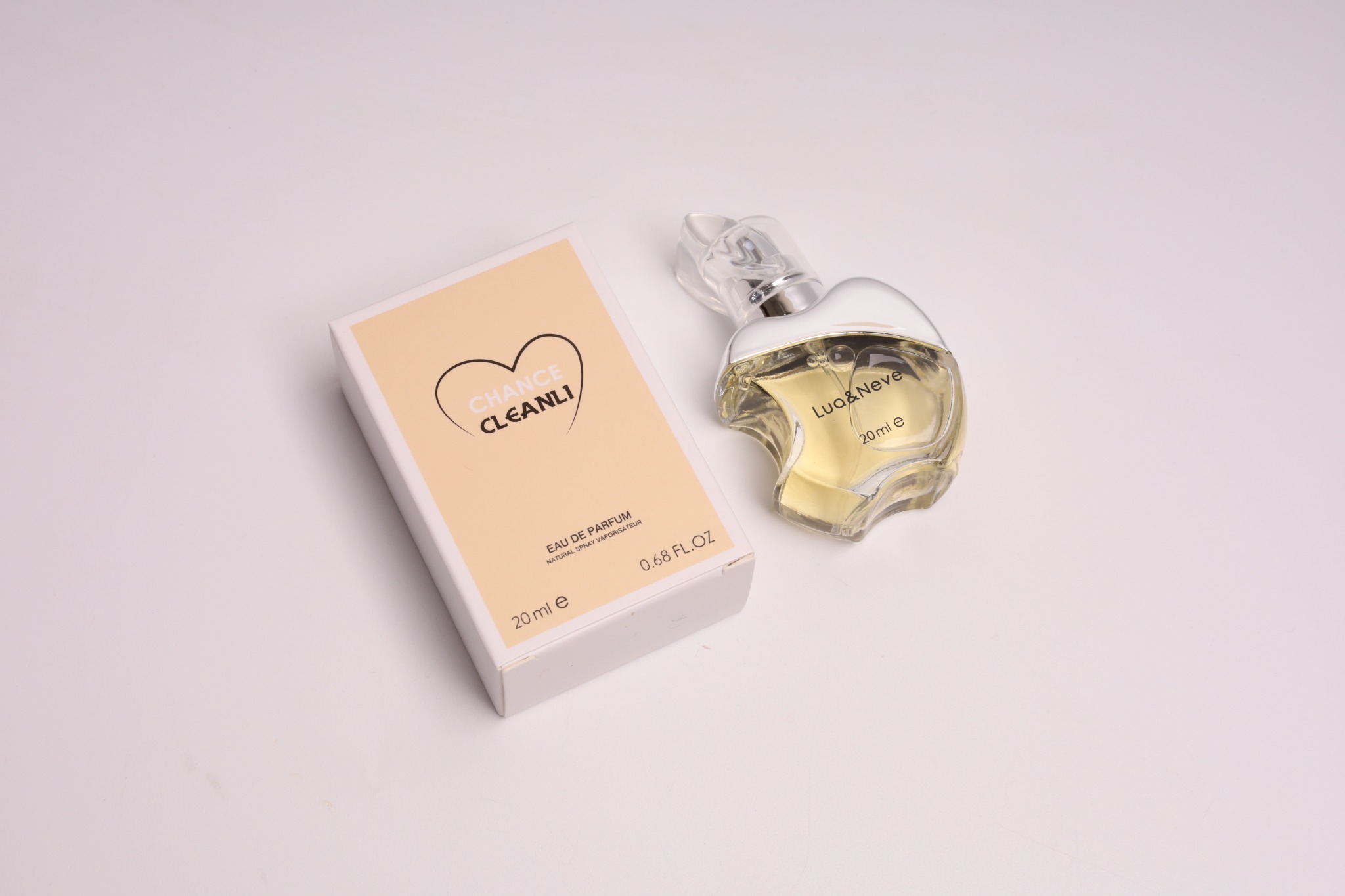 Perfume Lua&Neve Chance Cleanli 20ml, Frasco em Forma de Maçã, Aroma Fresco e Elegante
