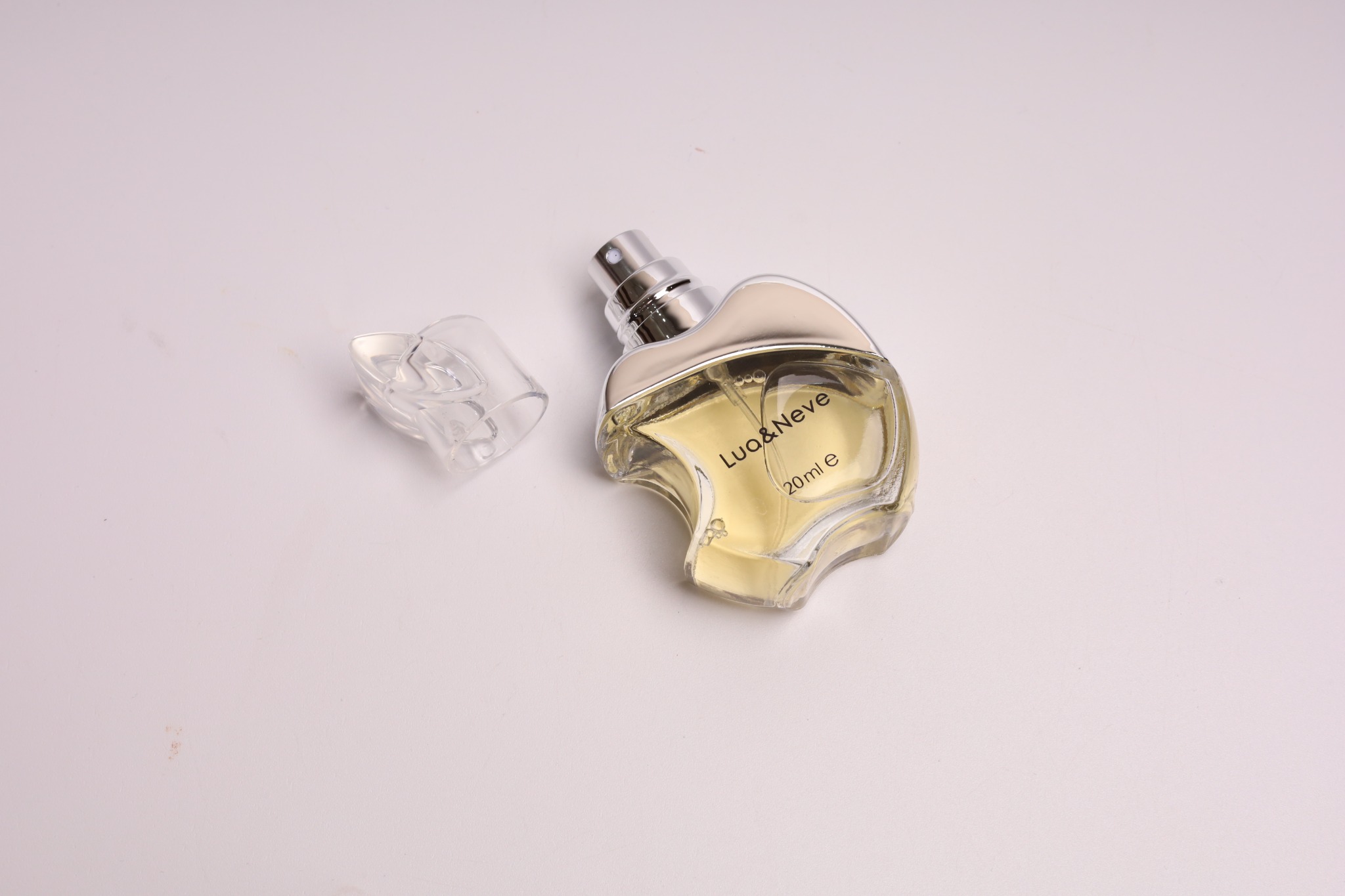 Perfume Lua&Neve Chance Cleanli 20ml, Frasco em Forma de Maçã, Aroma Fresco e Elegante