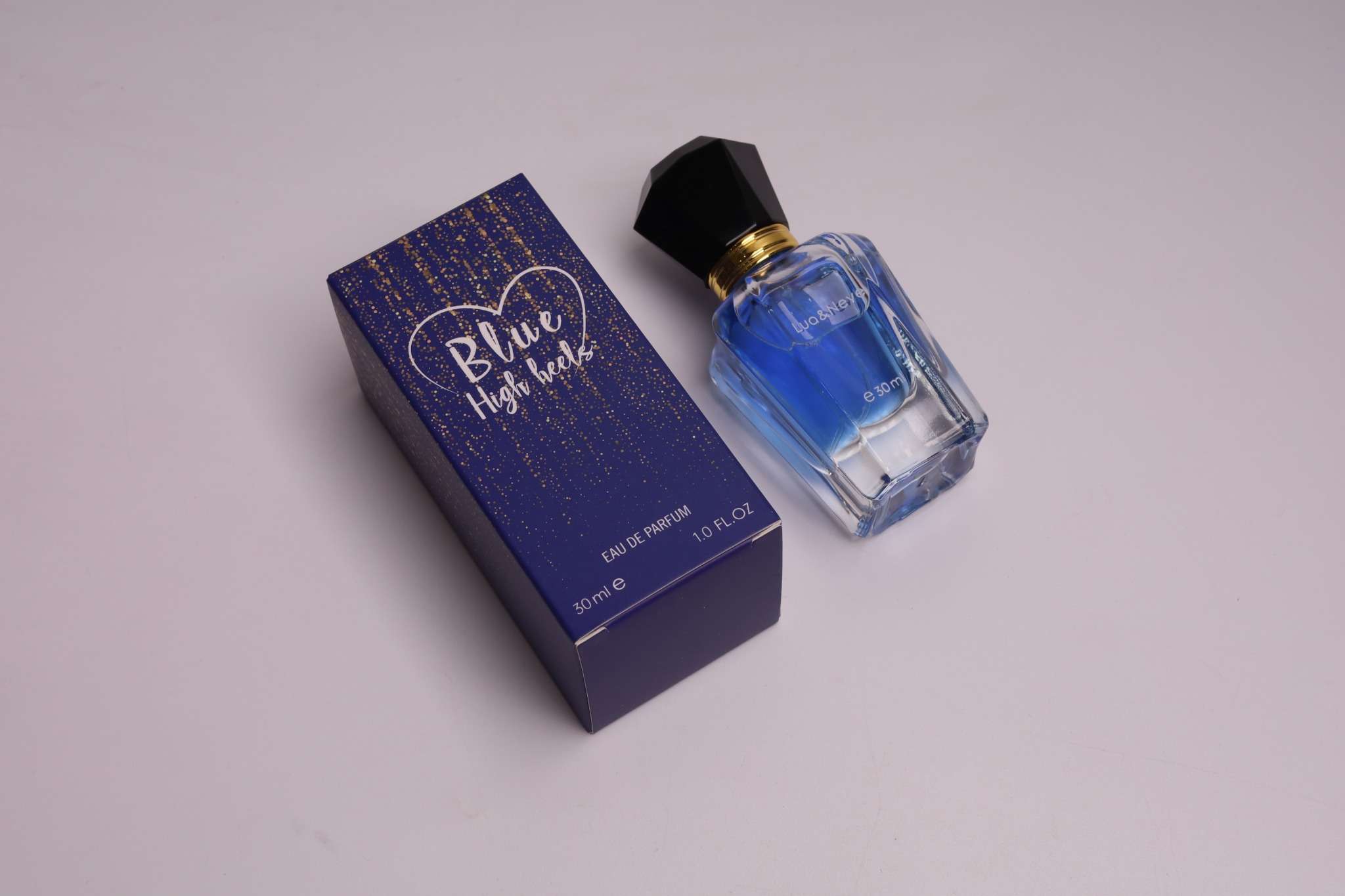 Perfume Lua&Neve Blue High Heels 30ml, Pó Dourado Brilhante, Fragrância Misteriosa