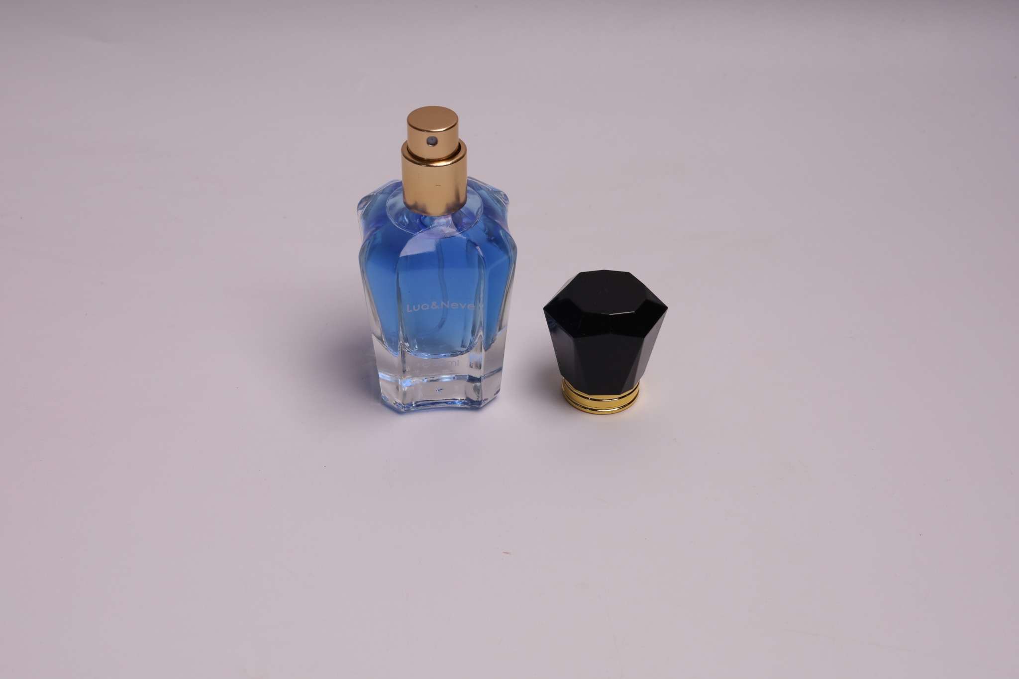 Perfume Lua&Neve Blue High Heels 30ml, Pó Dourado Brilhante, Fragrância Misteriosa