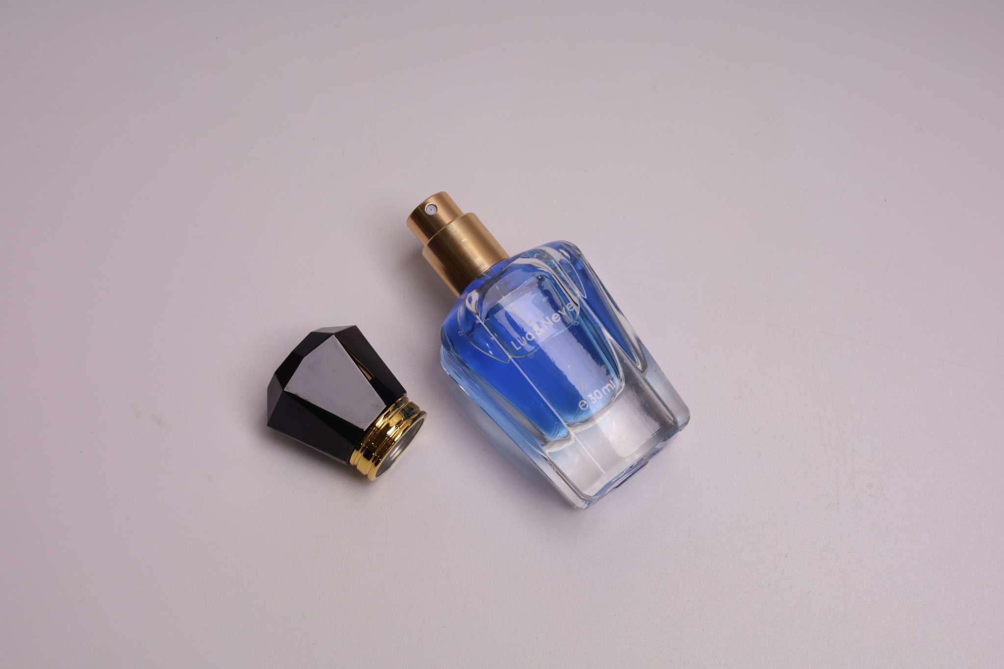 Perfume Lua&Neve Blue High Heels 30ml, Pó Dourado Brilhante, Fragrância Misteriosa