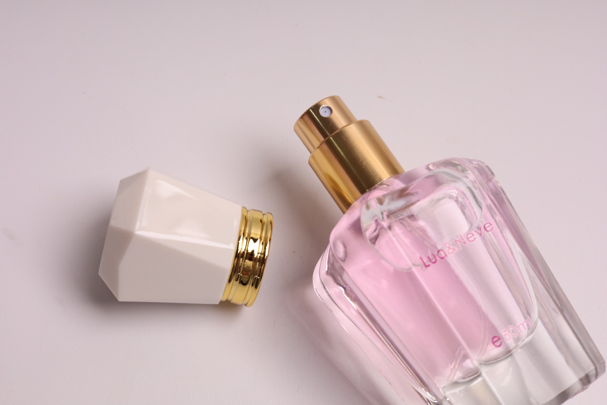 Perfume Lua&Neve Fashion Kiss 30ml, Tampa de Diamante Rosa, Notas Doces