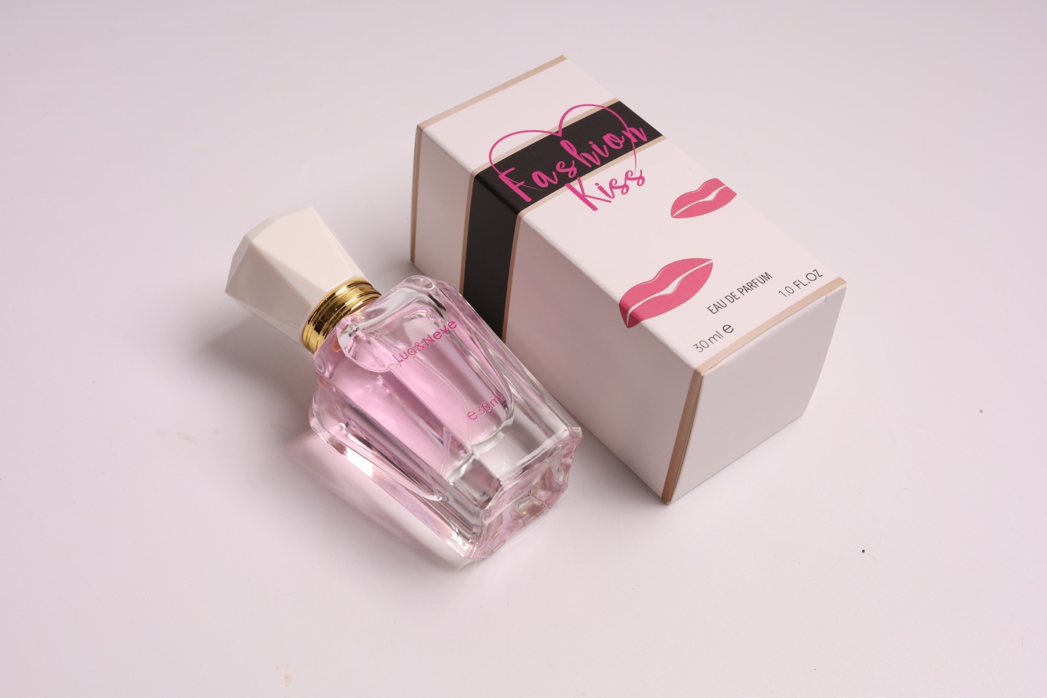 Perfume Lua&Neve Fashion Kiss 30ml, Tampa de Diamante Rosa, Notas Doces