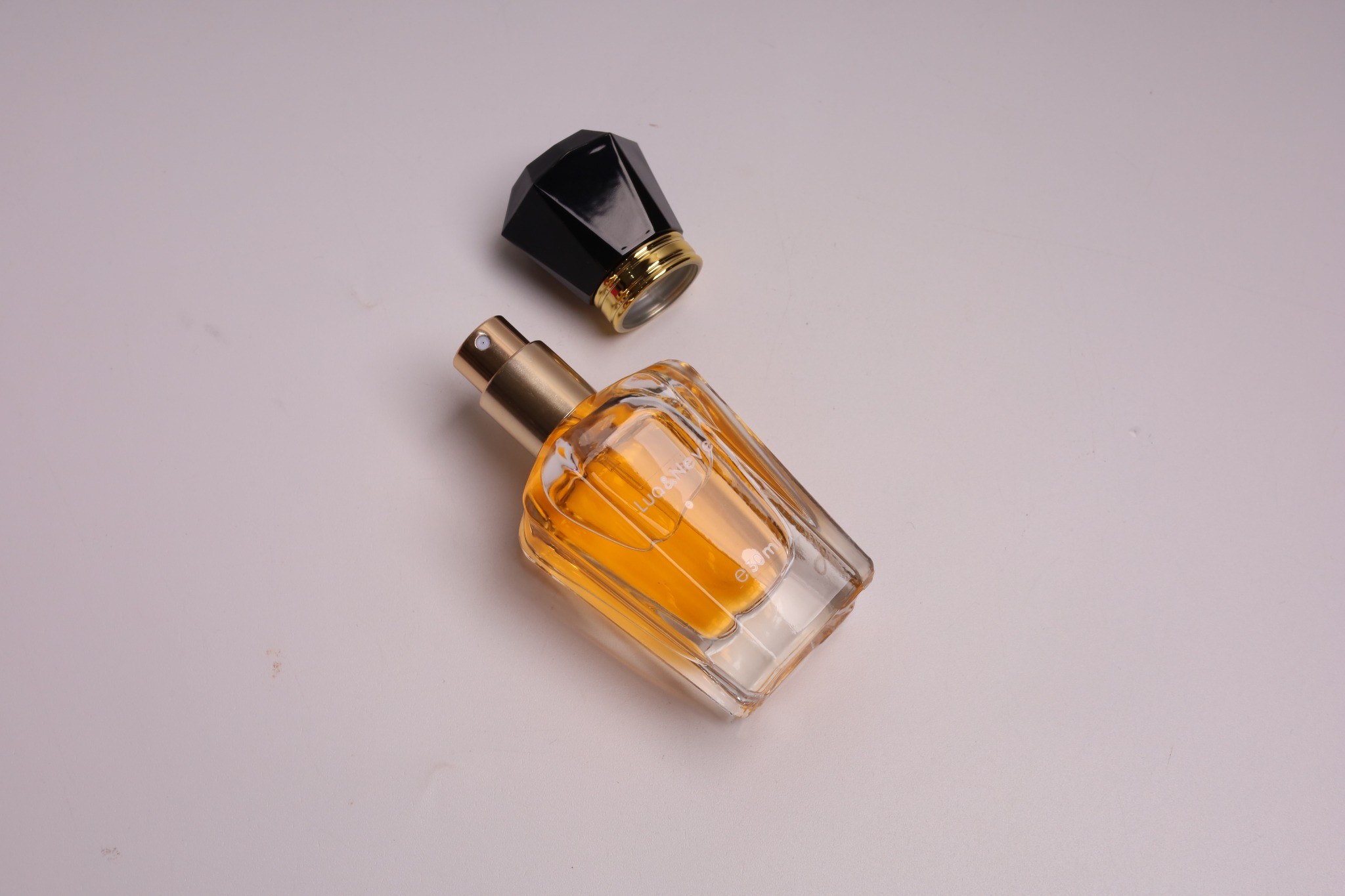Perfume Lua&Neve Fashion 30ml, Tampa de Diamante Preto, Notas Ambarinas