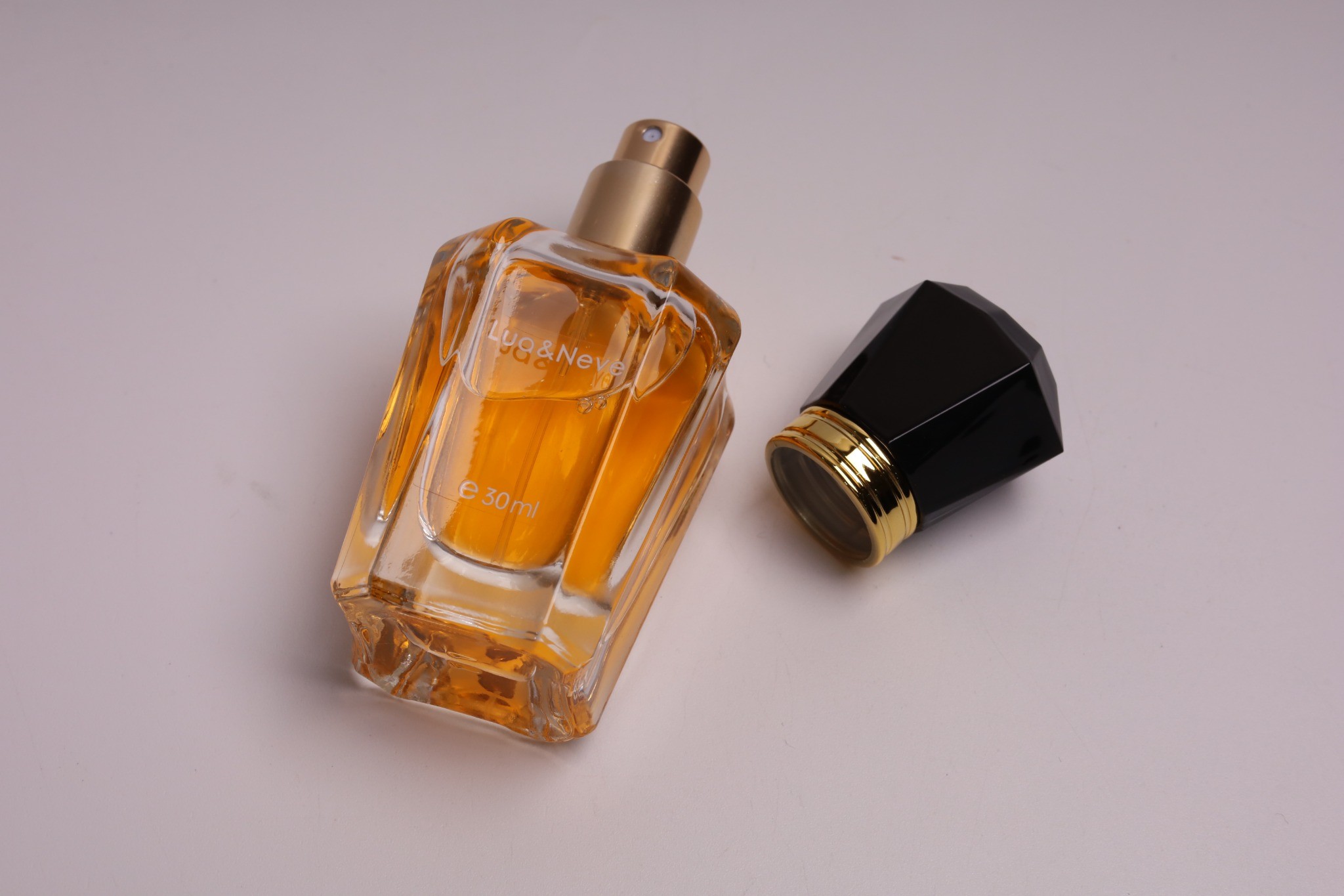 Perfume Lua&Neve Fashion 30ml, Tampa de Diamante Preto, Notas Ambarinas