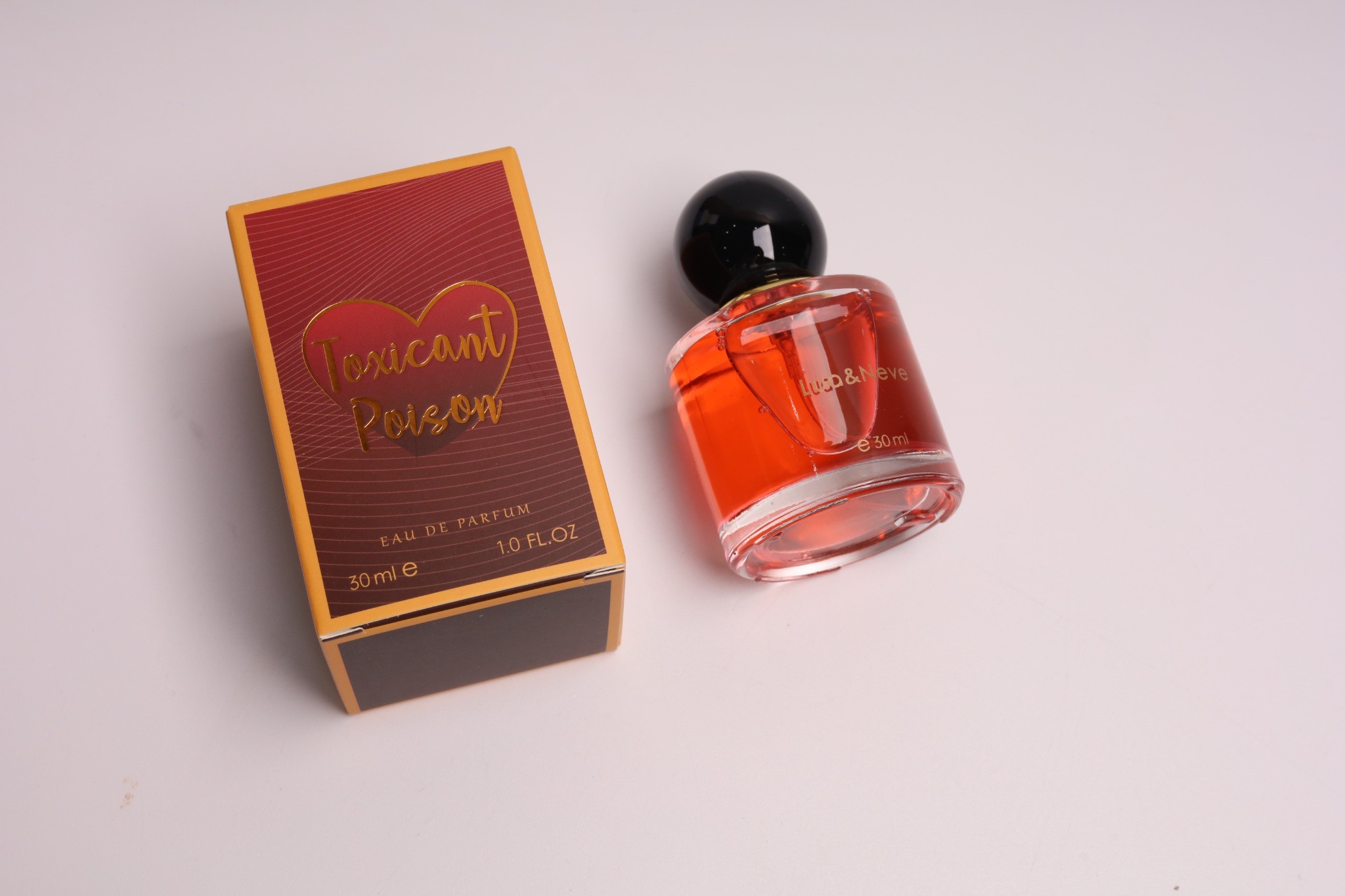 Perfume Lua&Neve Toxicant Poison 30ml, Notas Tóxicas e Seduentes