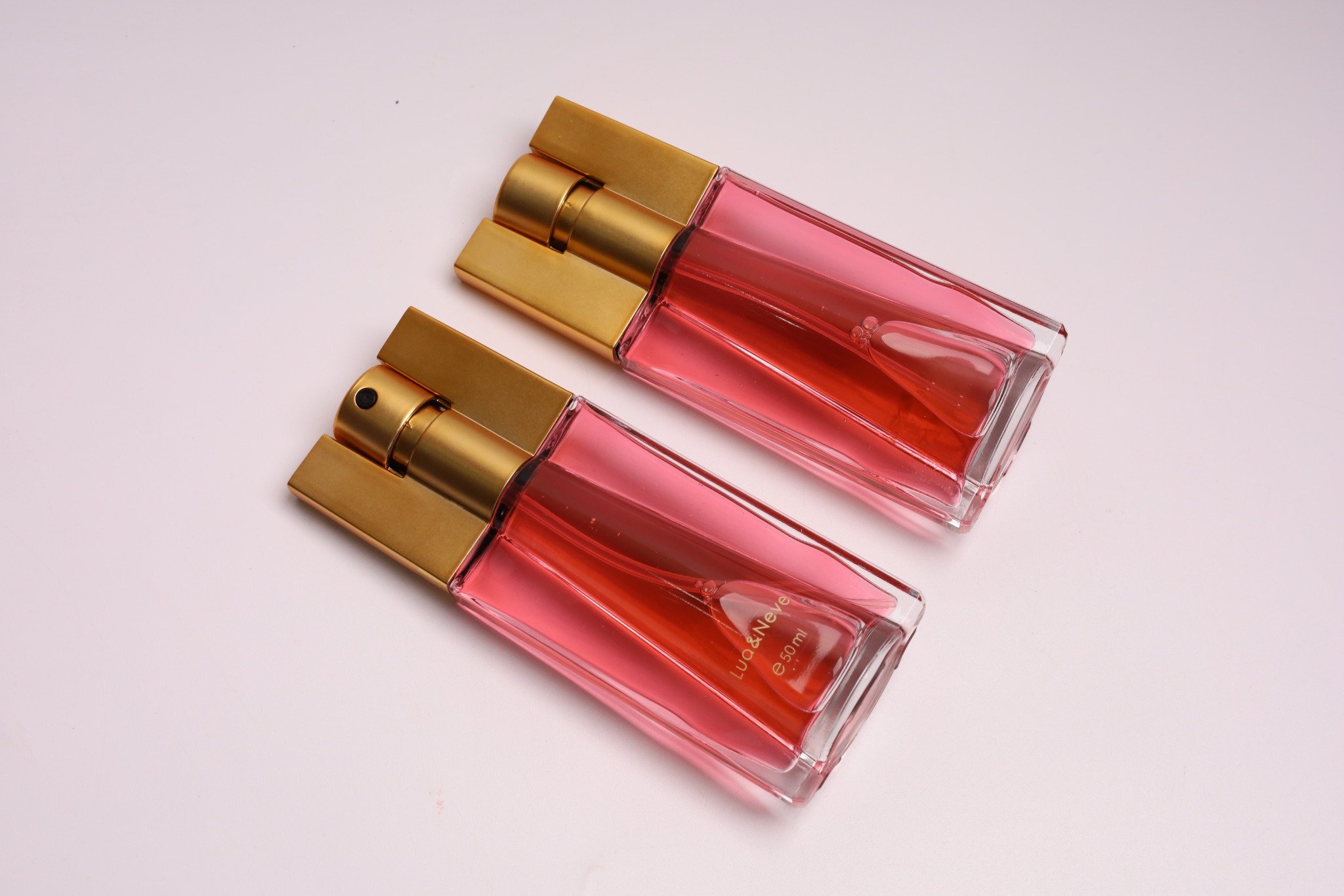 Perfume Lua&Neve Vacuous Obsidian 50ml | Choque Rosa e Ouro, Traça Gravidade Misteriosa do Aroma