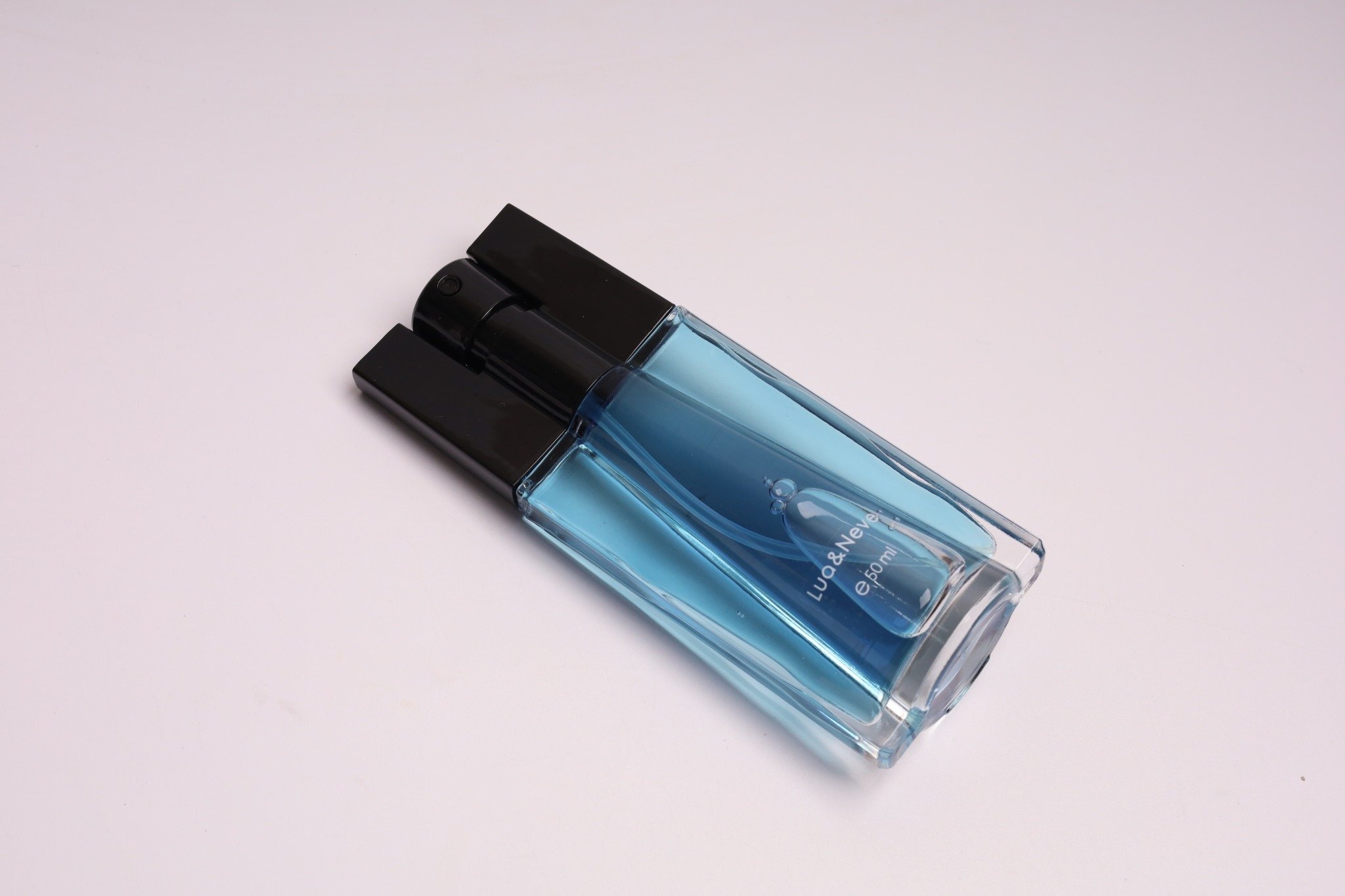 Perfume Lua&Neve Sanguine 50ml | Notas Frescas Oceânicas, Encontre Elegância Masculina