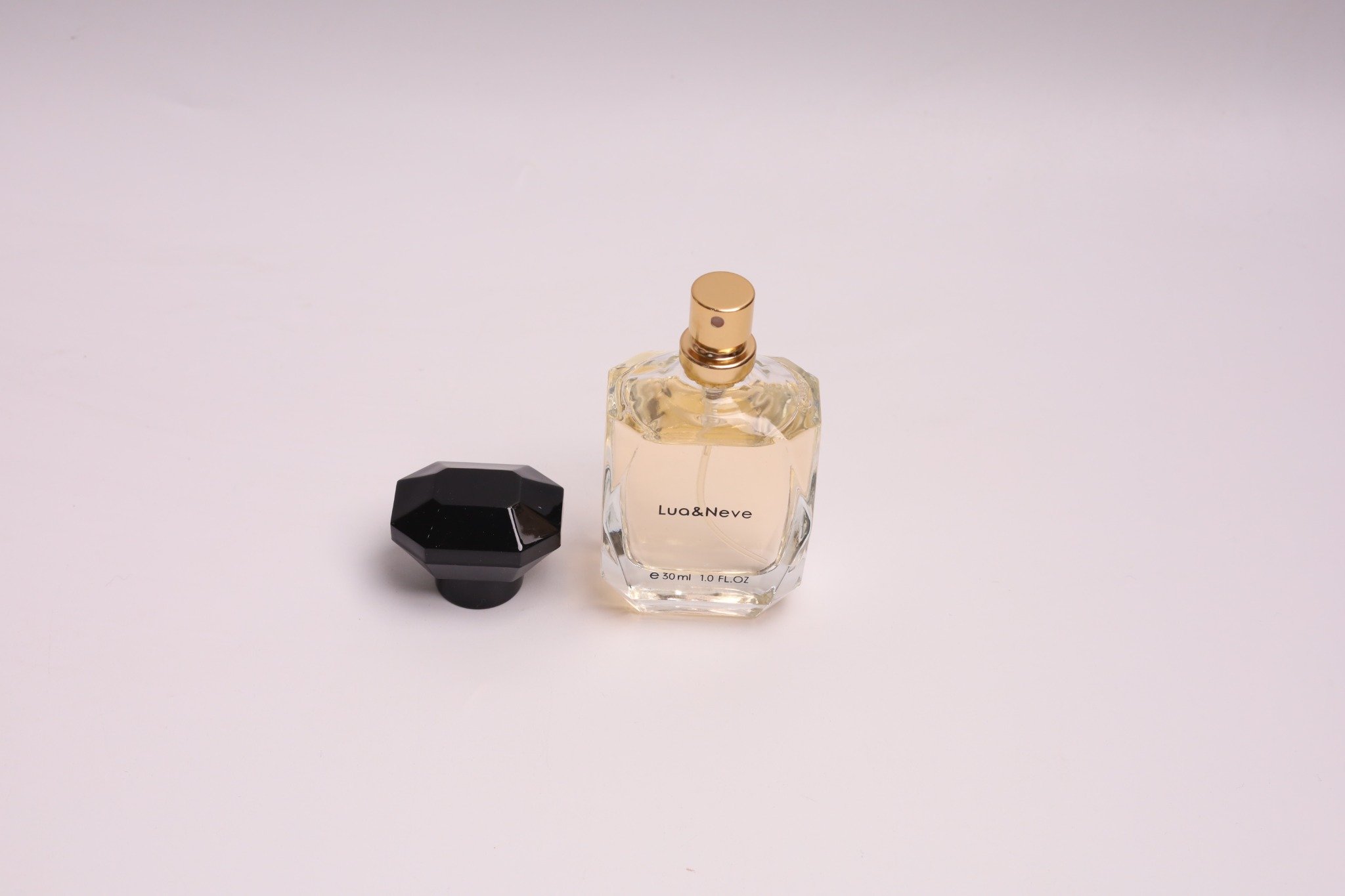 Perfume Lua&Neve Brilhante Diamante 30ml | Tampa de Diamante Preto + Frasco Quadrado Transparente, Encontre Notas Românticas