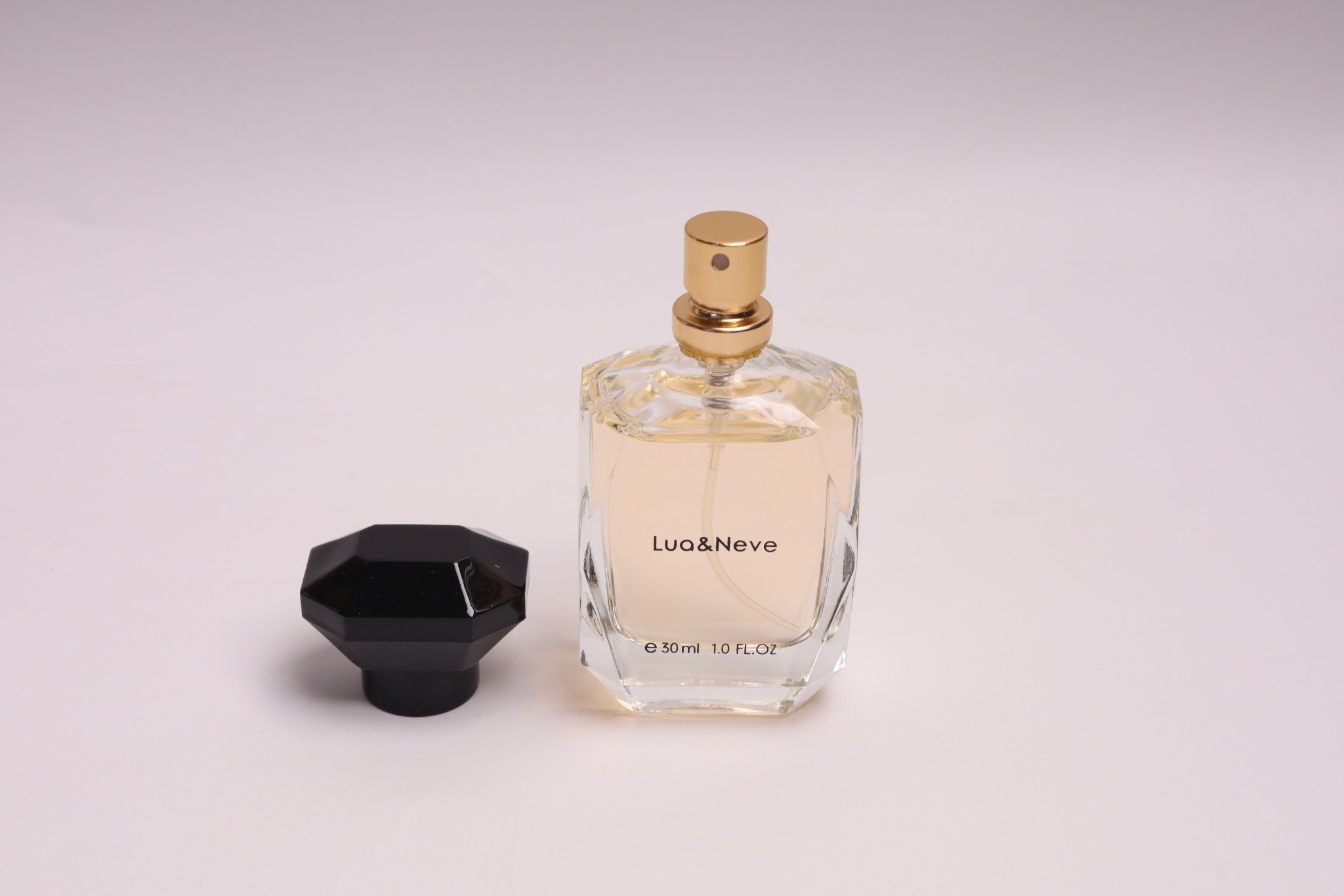 Perfume Lua&Neve Brilhante Diamante 30ml | Tampa de Diamante Preto + Frasco Quadrado Transparente, Encontre Notas Românticas