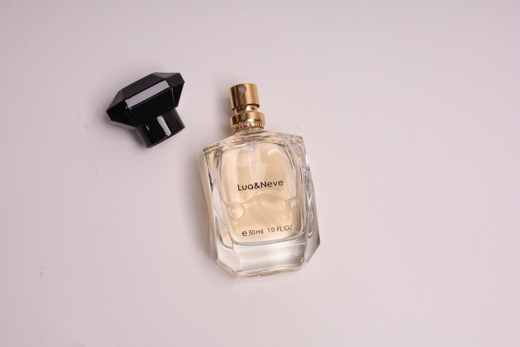 Perfume Lua&Neve Brilhante Diamante 30ml | Tampa de Diamante Preto + Frasco Quadrado Transparente, Encontre Notas Românticas