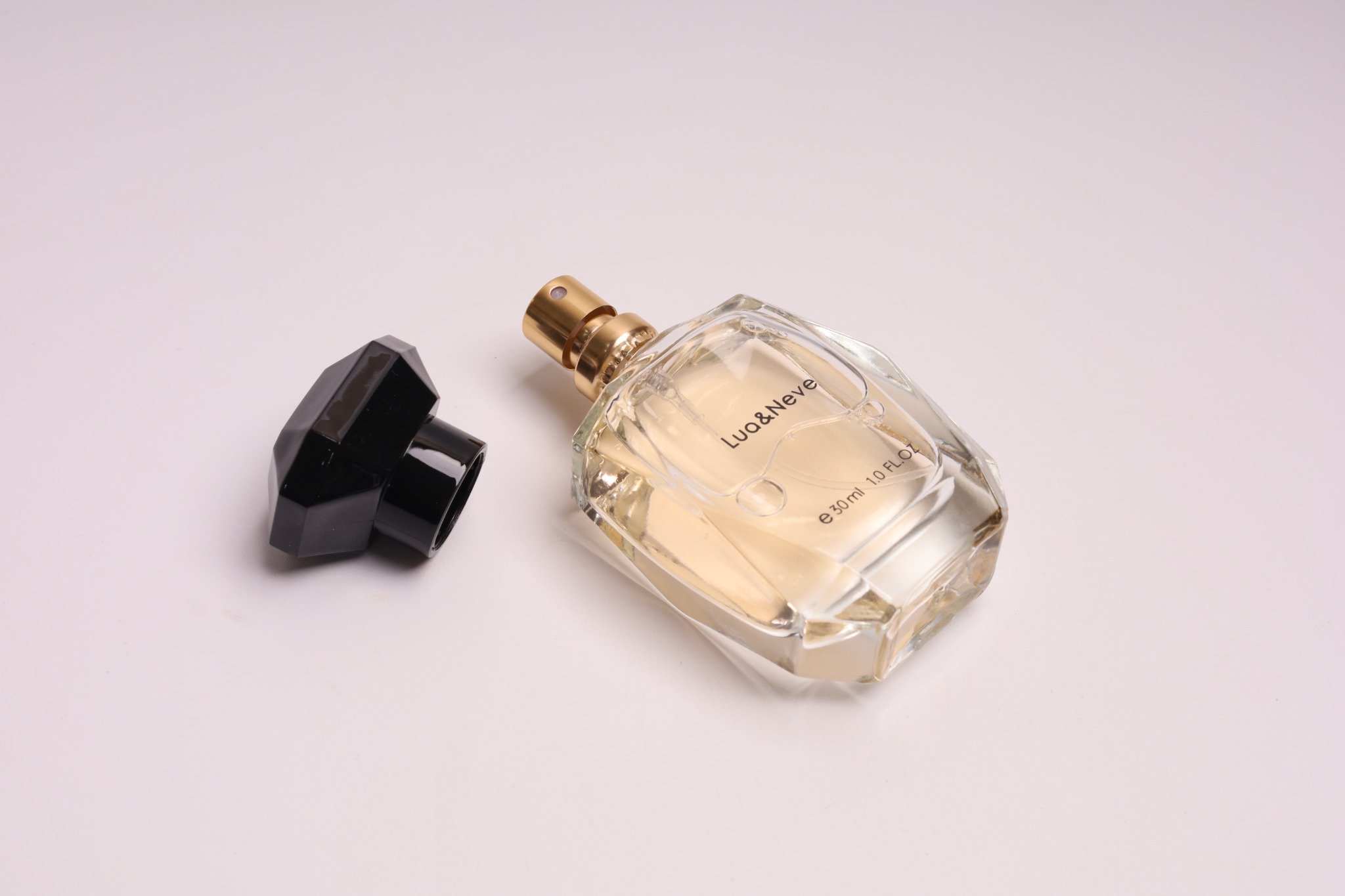 Perfume Lua&Neve Brilhante Diamante 30ml | Tampa de Diamante Preto + Frasco Quadrado Transparente, Encontre Notas Românticas