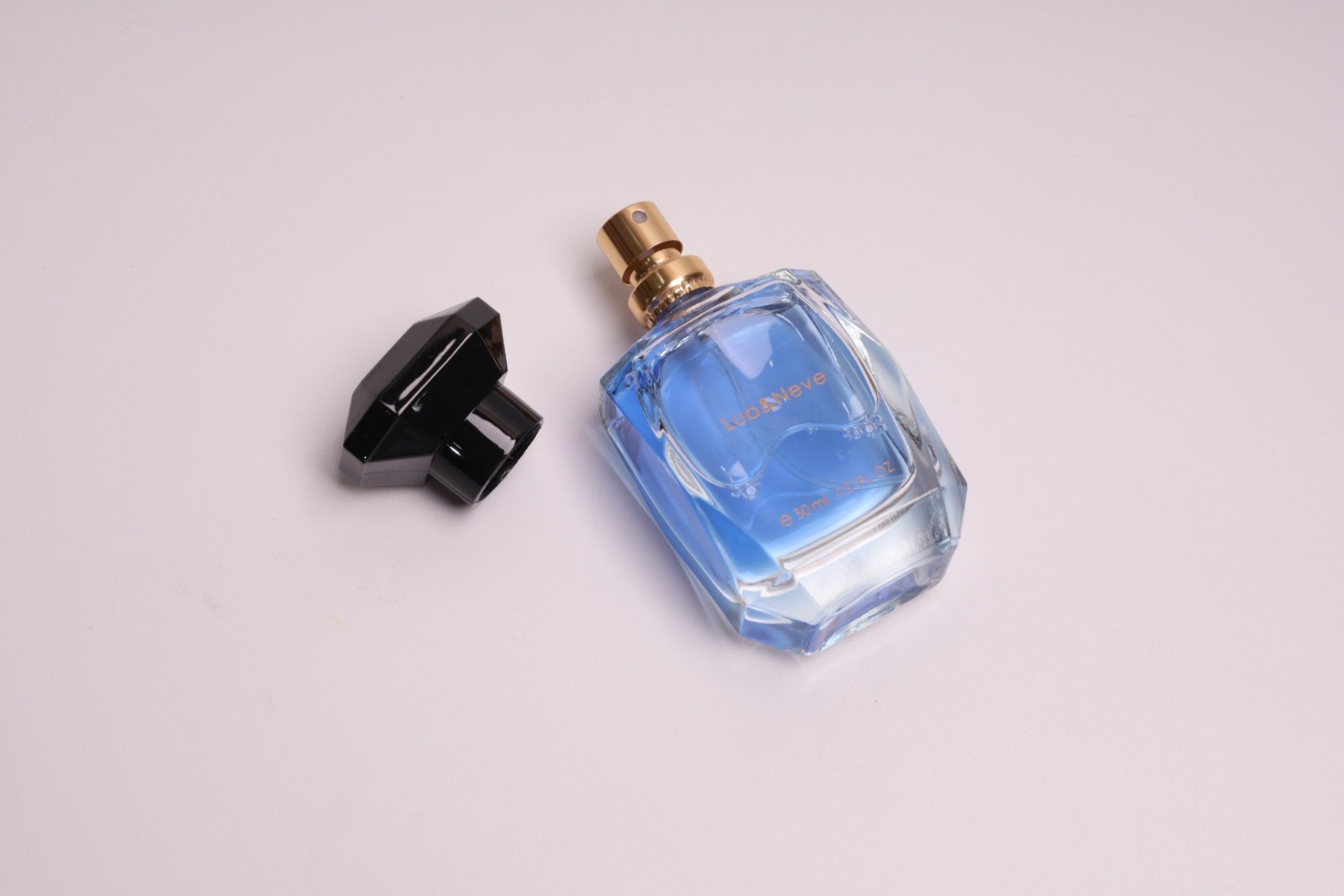 Perfume Lua&Neve Azul Gelo Diamante 30ml | Tampa de Diamante Preto + Frasco Transparente, Desbloqueie Atmosfera Fresca