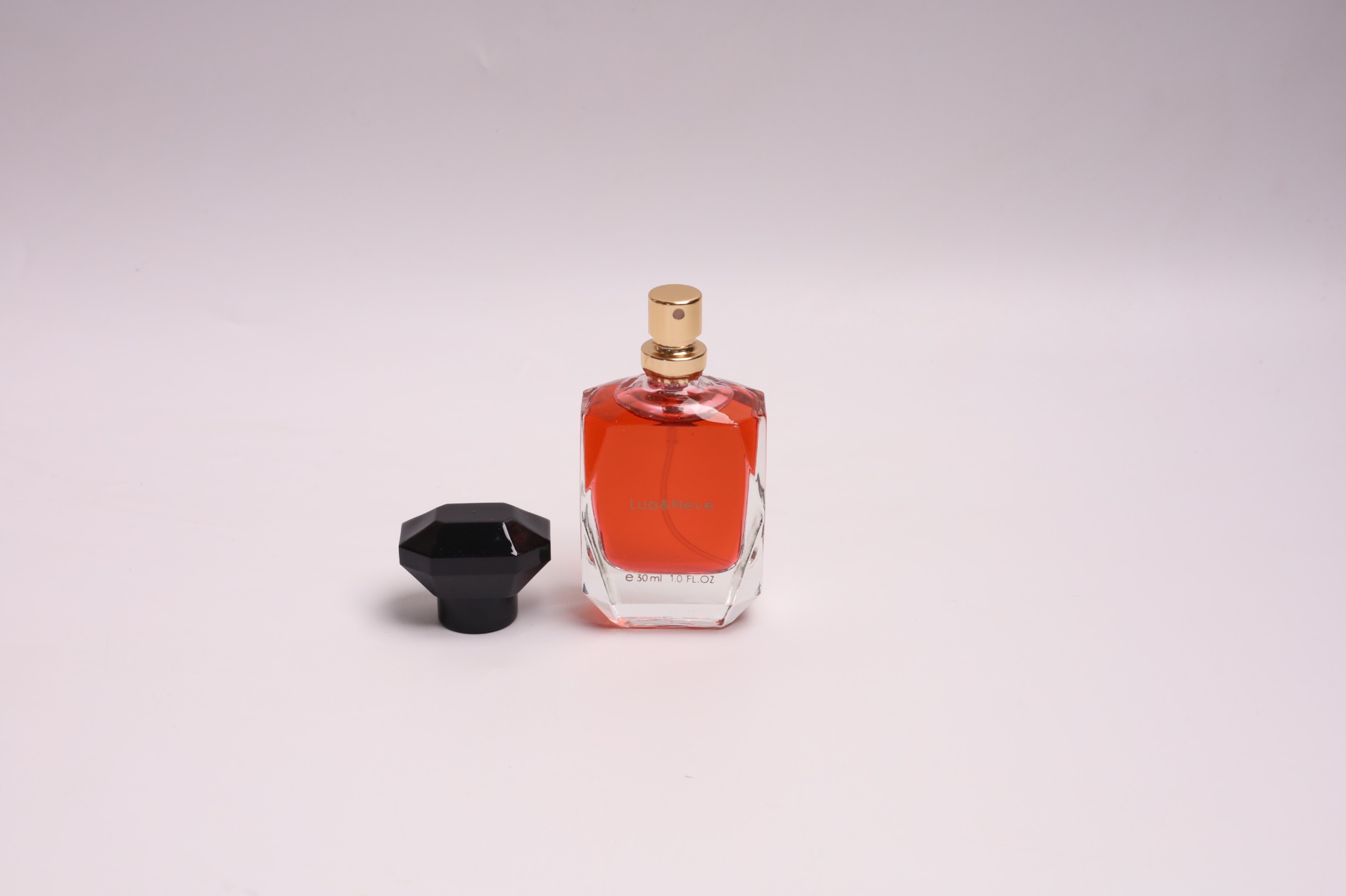 Perfume Lua&Neve com Tampa Preta em Forma de Diamante 30ml | Notas Aromáticas Intensas, Revelando um Charme Fascinante