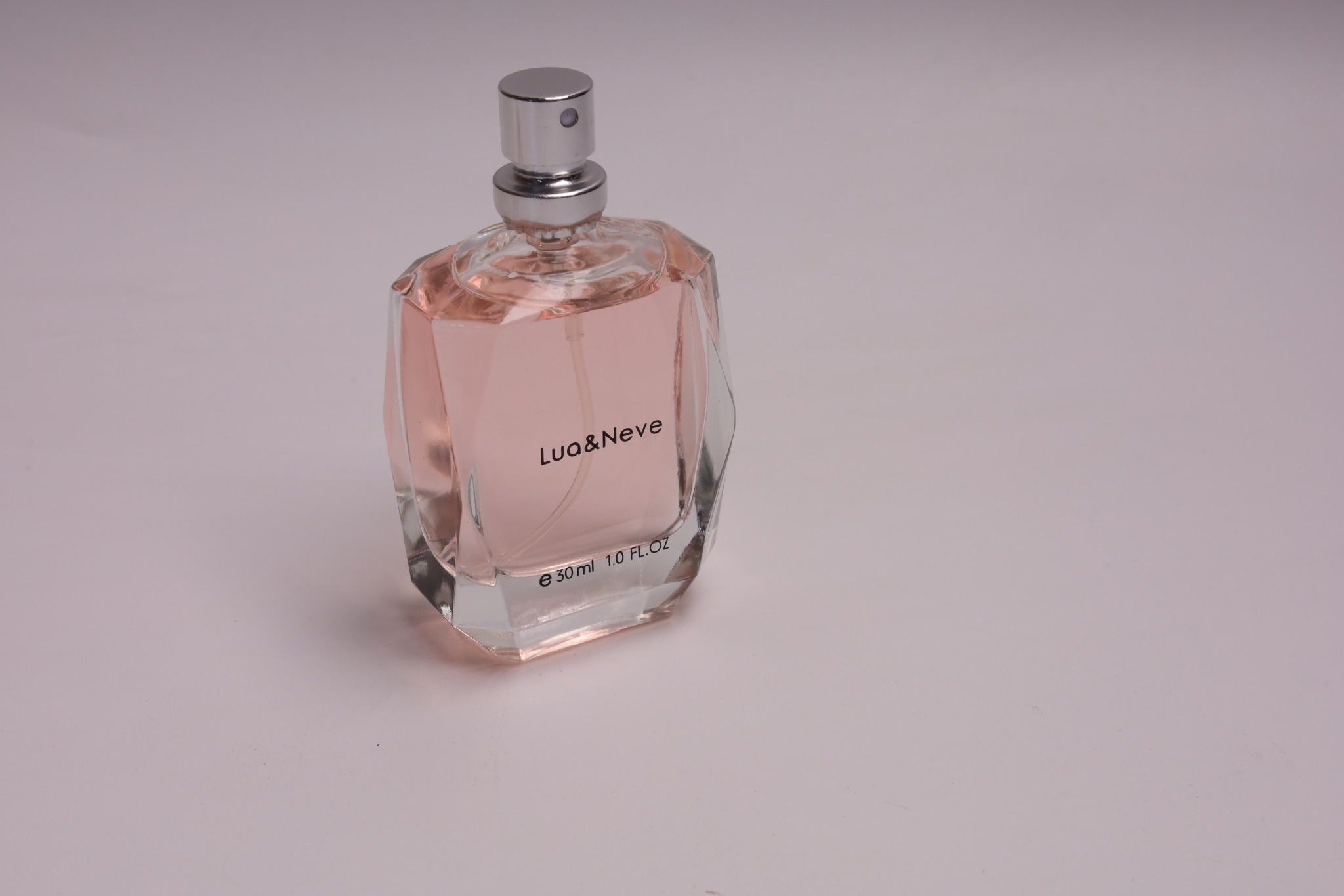 Perfume Lua&Neve Encontro com Diamante Rosa 30ml | Tampa de Cristal + Frasco em Tom Rosa, Cheio de Atmosfera Aromática Doce