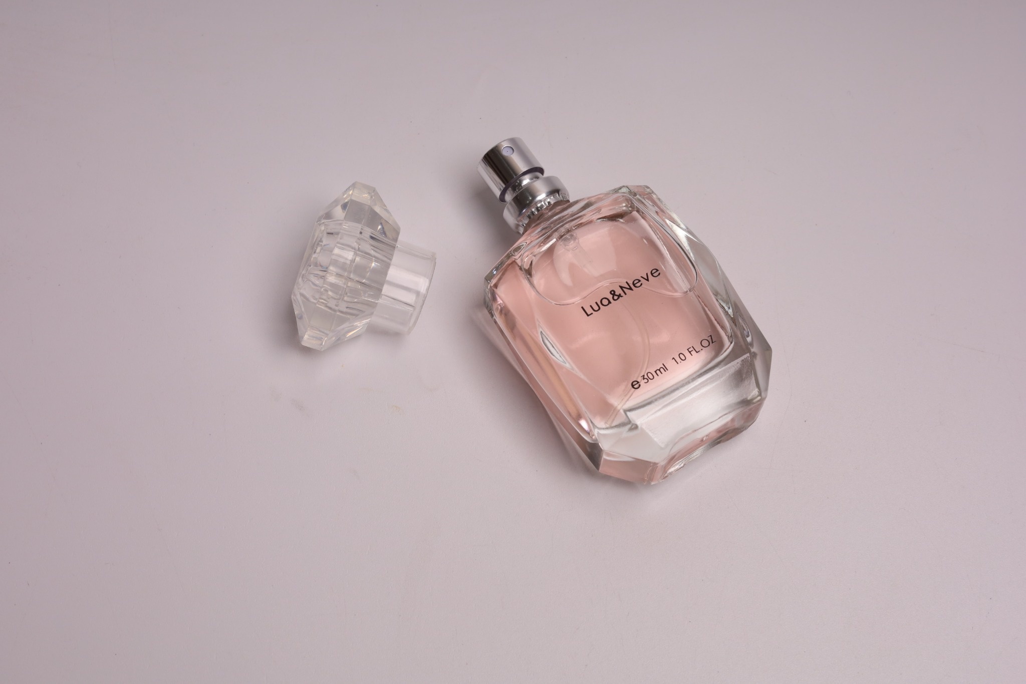 Perfume Lua&Neve Encontro com Diamante Rosa 30ml | Tampa de Cristal + Frasco em Tom Rosa, Cheio de Atmosfera Aromática Doce