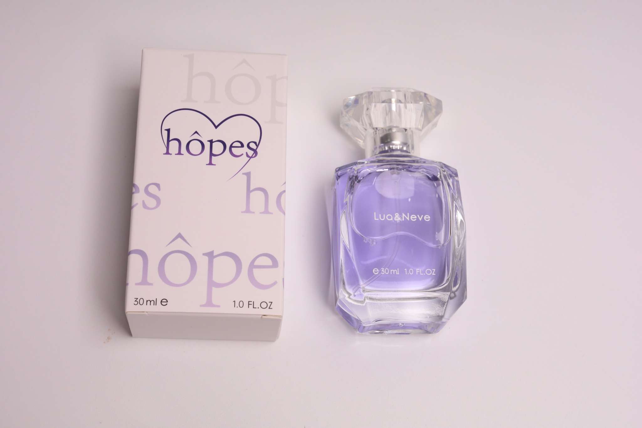 Perfume Lua&Neve Iris Noturna 30ml | Frasco Azul Profundo, Notas Aromáticas e Misteriosas