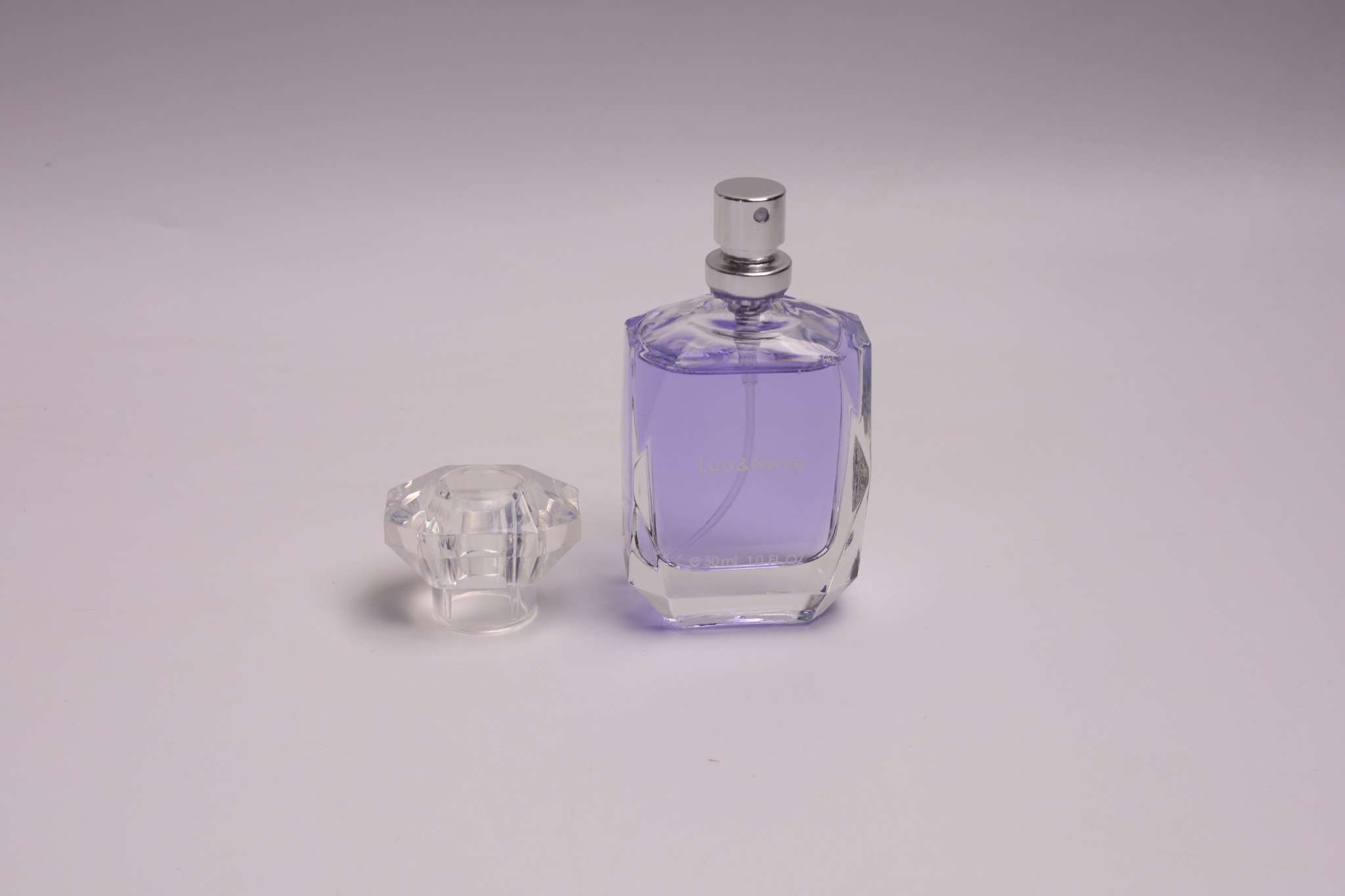 Perfume Lua&Neve Iris Noturna 30ml | Frasco Azul Profundo, Notas Aromáticas e Misteriosas