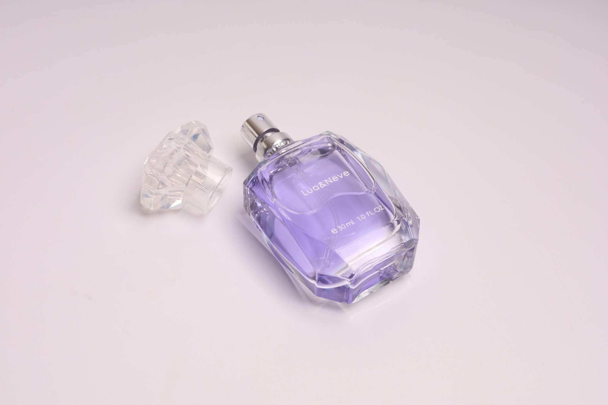 Perfume Lua&Neve Iris Noturna 30ml | Frasco Azul Profundo, Notas Aromáticas e Misteriosas