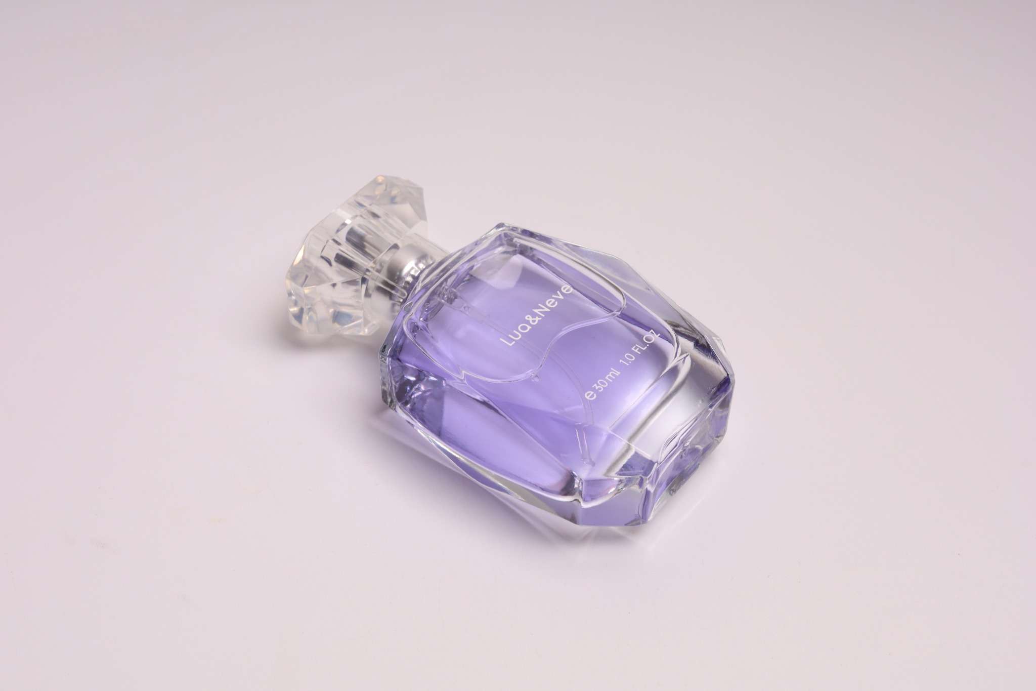 Perfume Lua&Neve Iris Noturna 30ml | Frasco Azul Profundo, Notas Aromáticas e Misteriosas