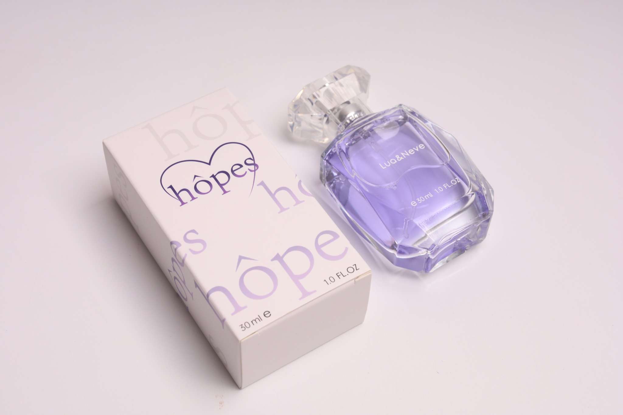 Perfume Lua&Neve Iris Noturna 30ml | Frasco Azul Profundo, Notas Aromáticas e Misteriosas