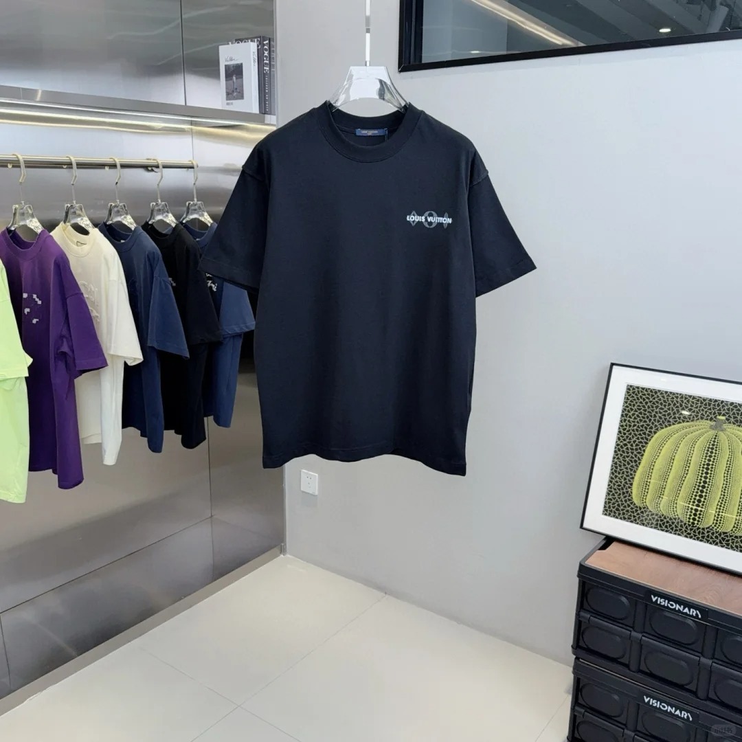 Louis Vuit25SS Printed Leather Label Reverse Sleeve T-Shirt